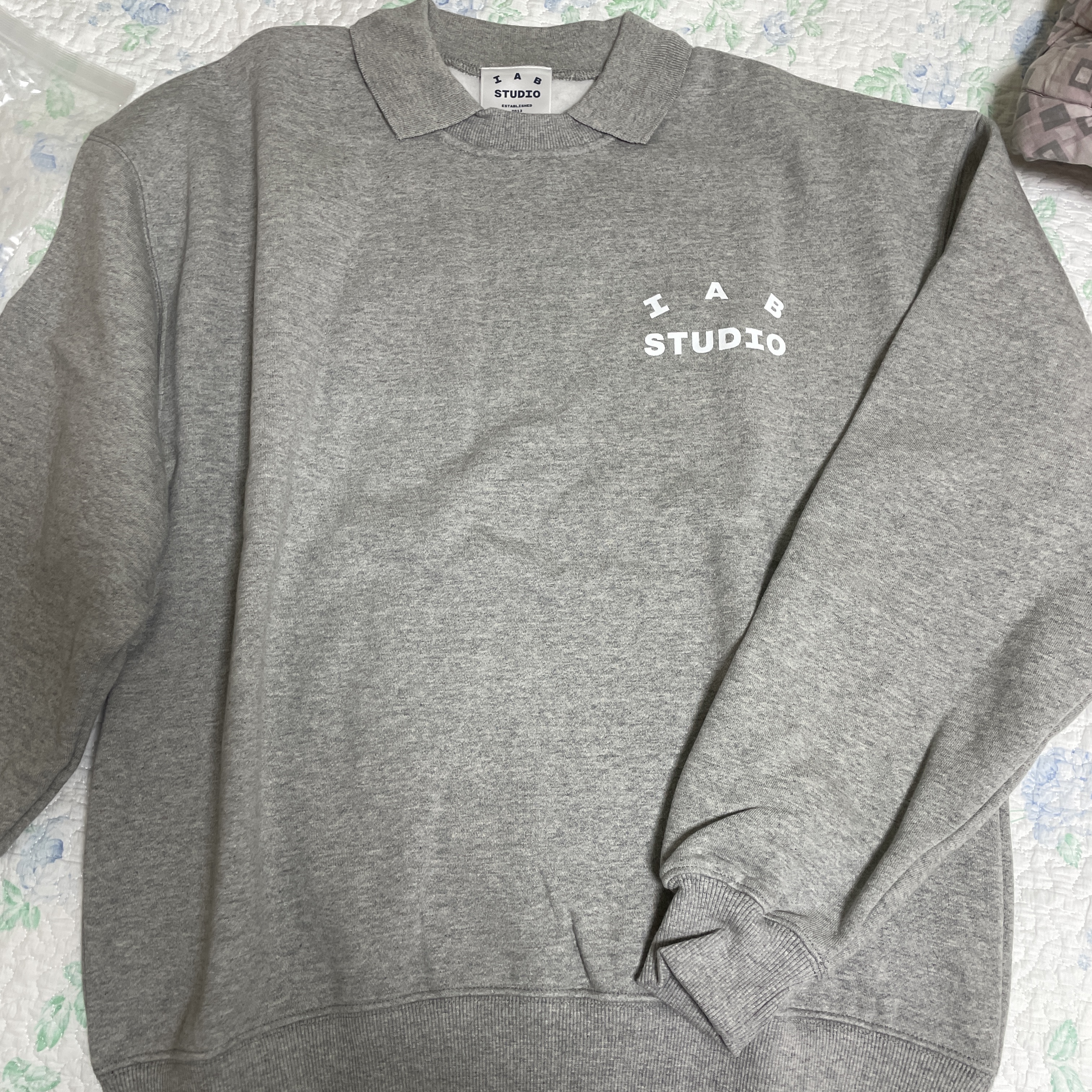 IAB Studio Rugby Sweatshirt Gray - 23FW 착용 스타일