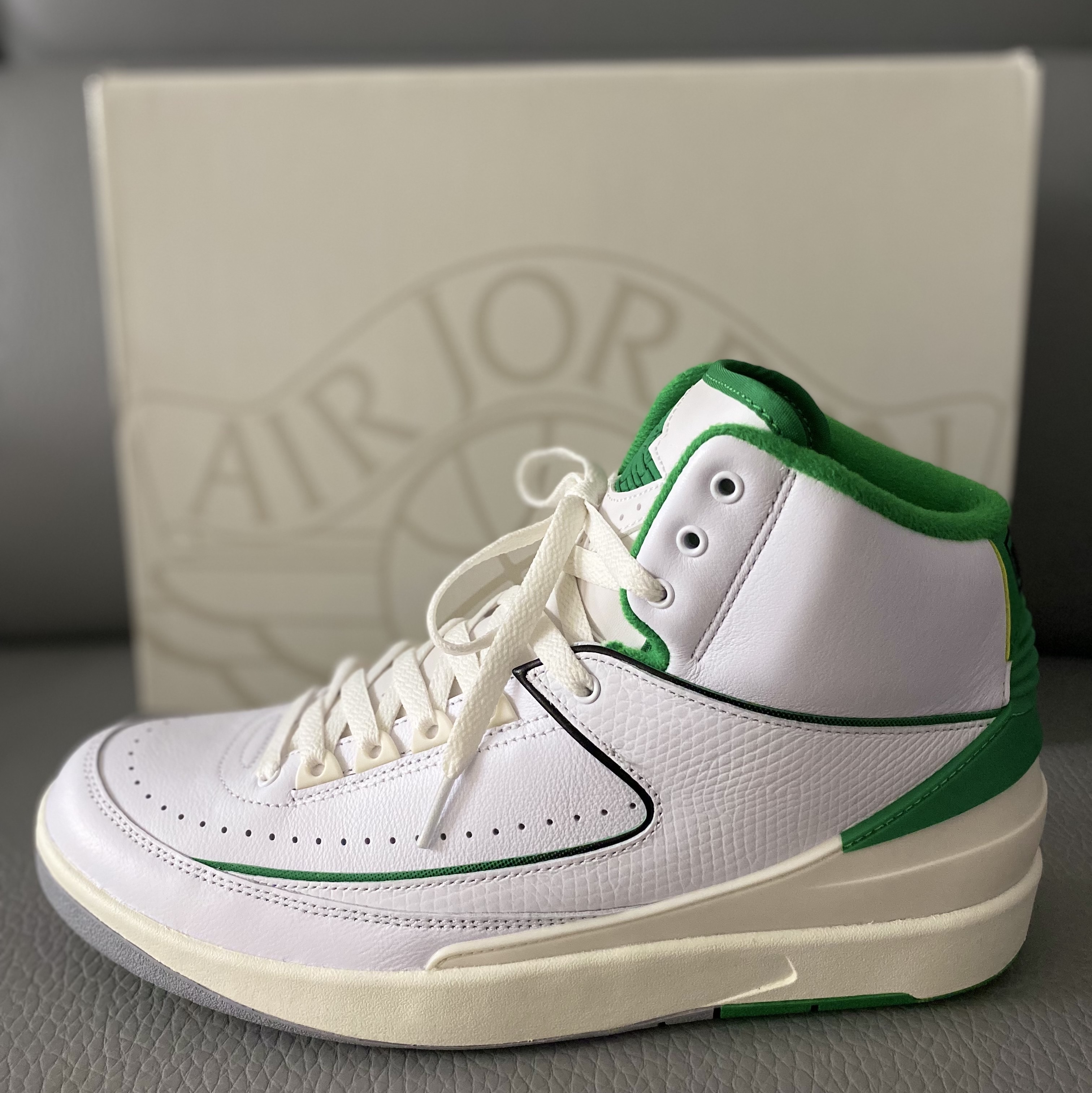 Jordan 2 Retro Lucky Green 착용 스타일