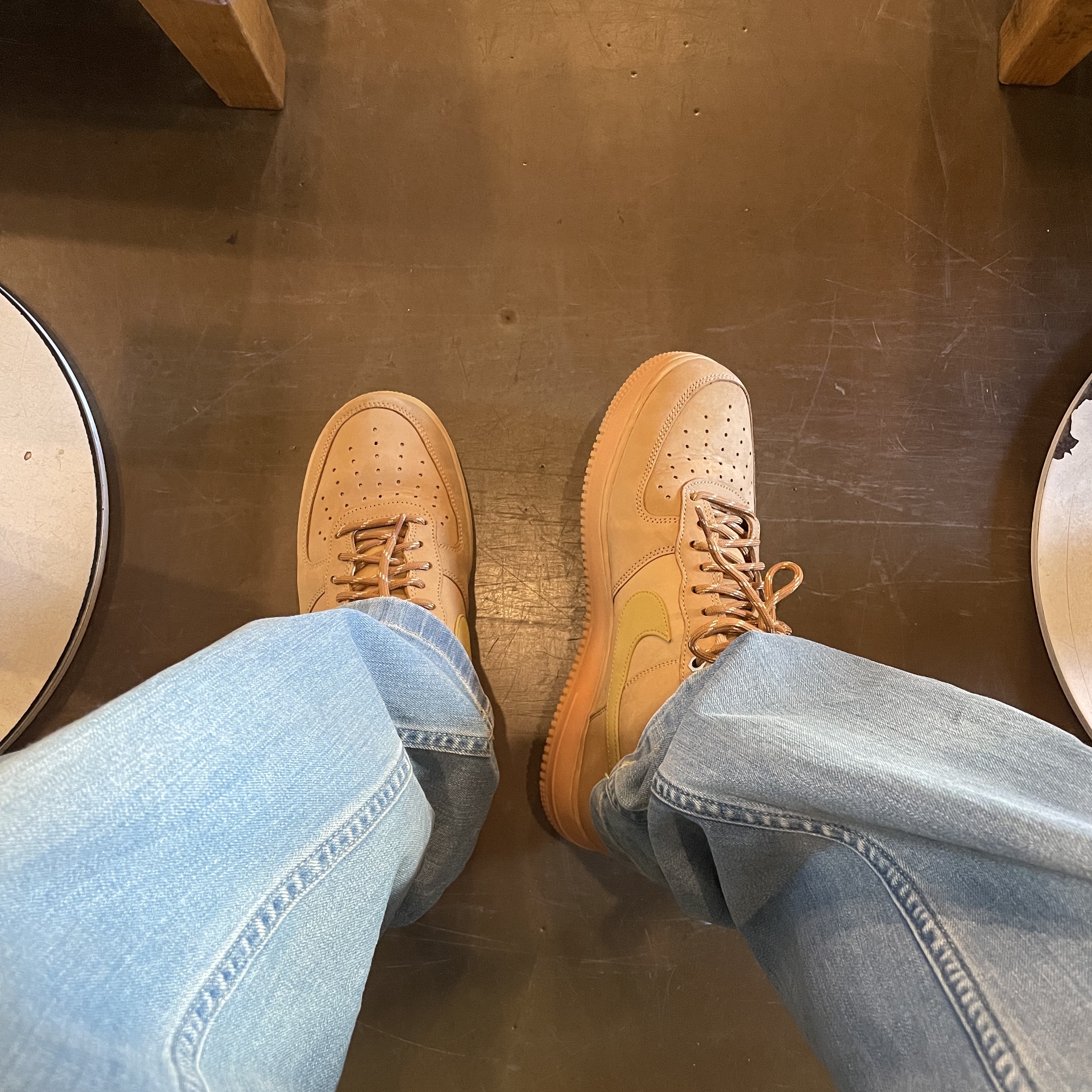 Nike Air Force 1 '07 WB Flax 착용 스타일 - 2