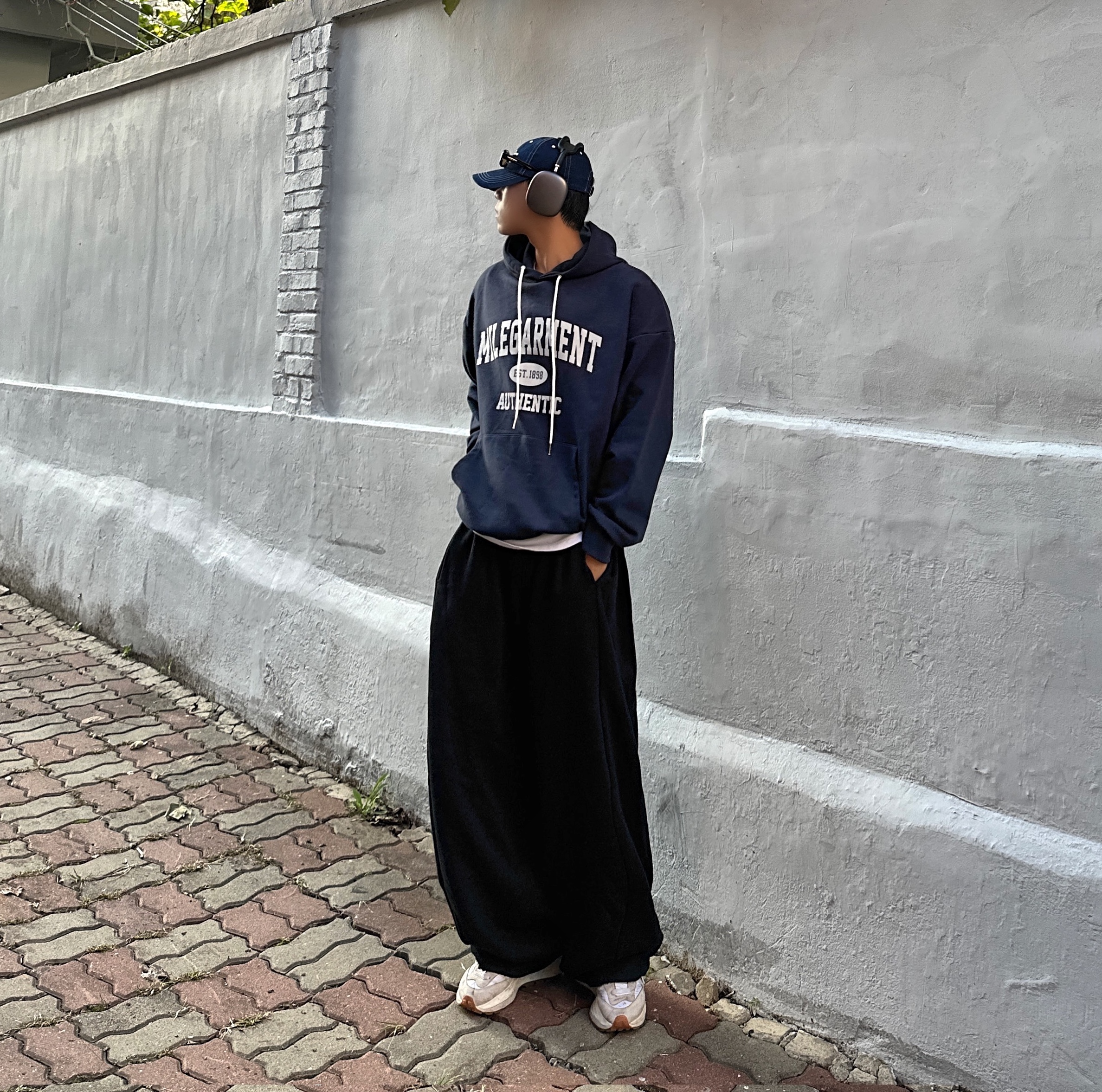 Apple AirPods Max Lightning Space Gray (Korean Ver.), Nike x Sacai VaporWaffle White and Gum 착용 스타일 - 3