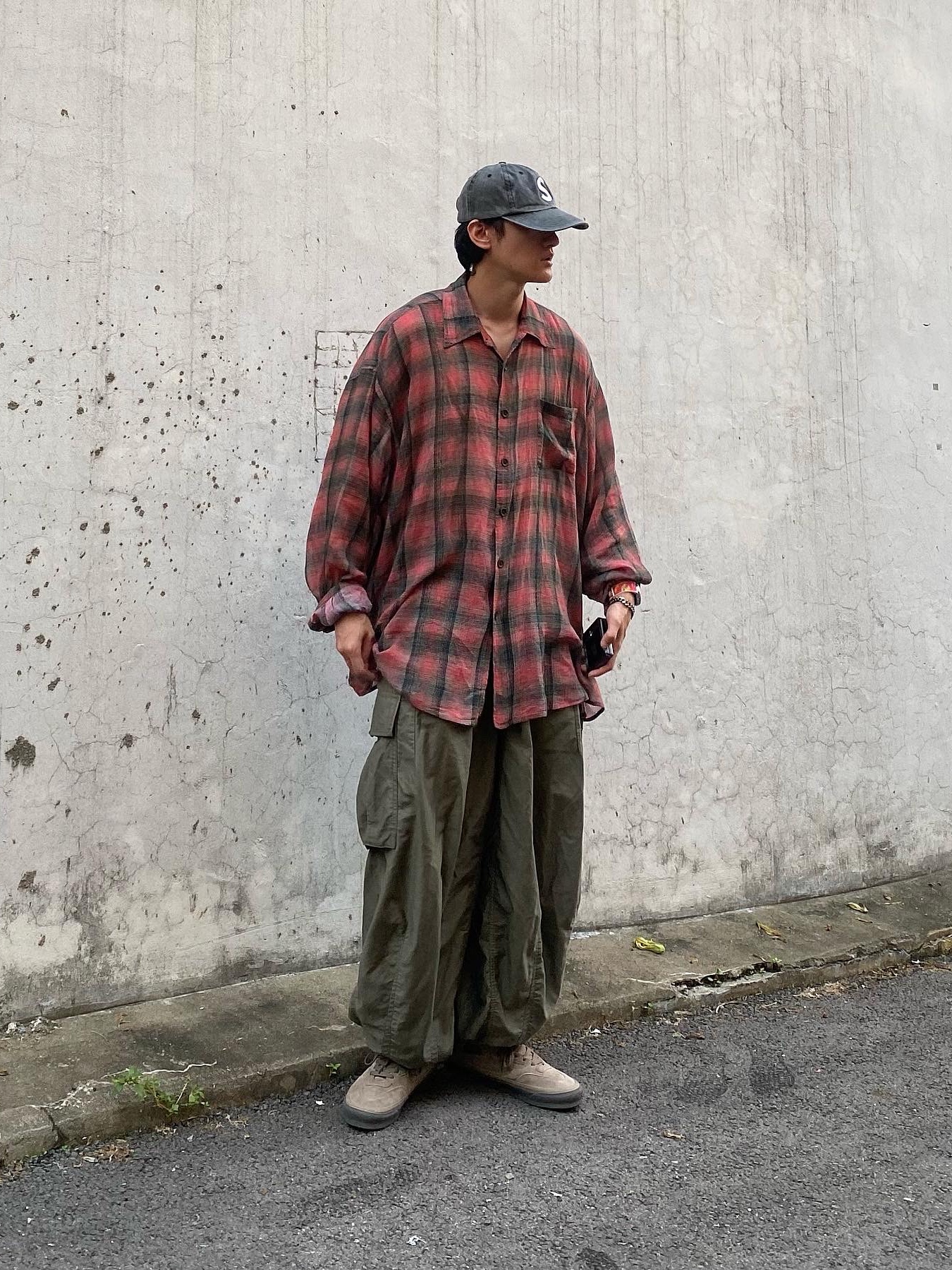 Our Legacy Borrowed Shirt Big Lumbercheck Print, Supreme Pigment Print S Logo 6-Panel Black - 20SS 착용 스타일 - 2