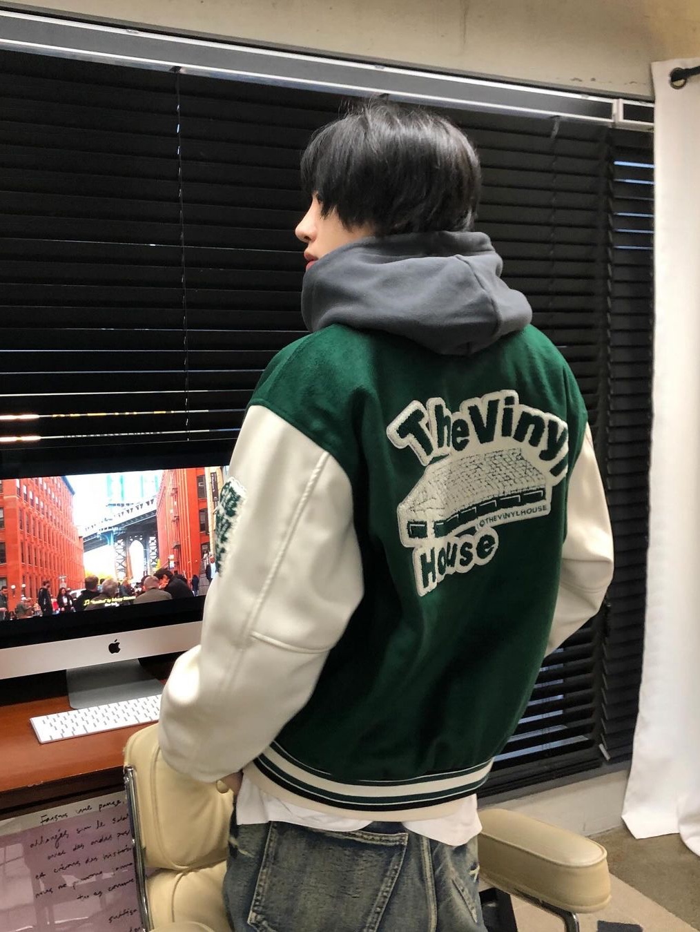 Thevinylhouse Yin Yang Varsity Jacket Green 착용 스타일 - 2