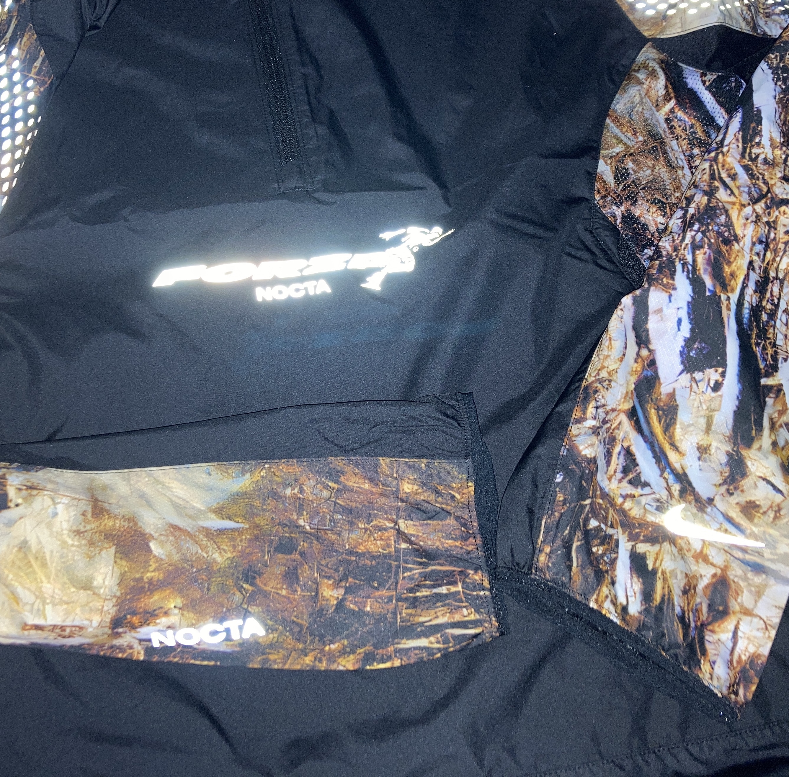 Nike x Drake Nocta NRG Running Jacket Black Baroque Brown (FJ3009-010) 착용 스타일 - 4