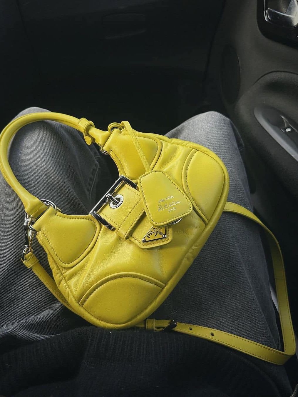 Prada Moon Padded Nappa Leather Bag Black, Prada Moon Padded Nappa Leather Bag Geranium Pink 착용 스타일 - 4
