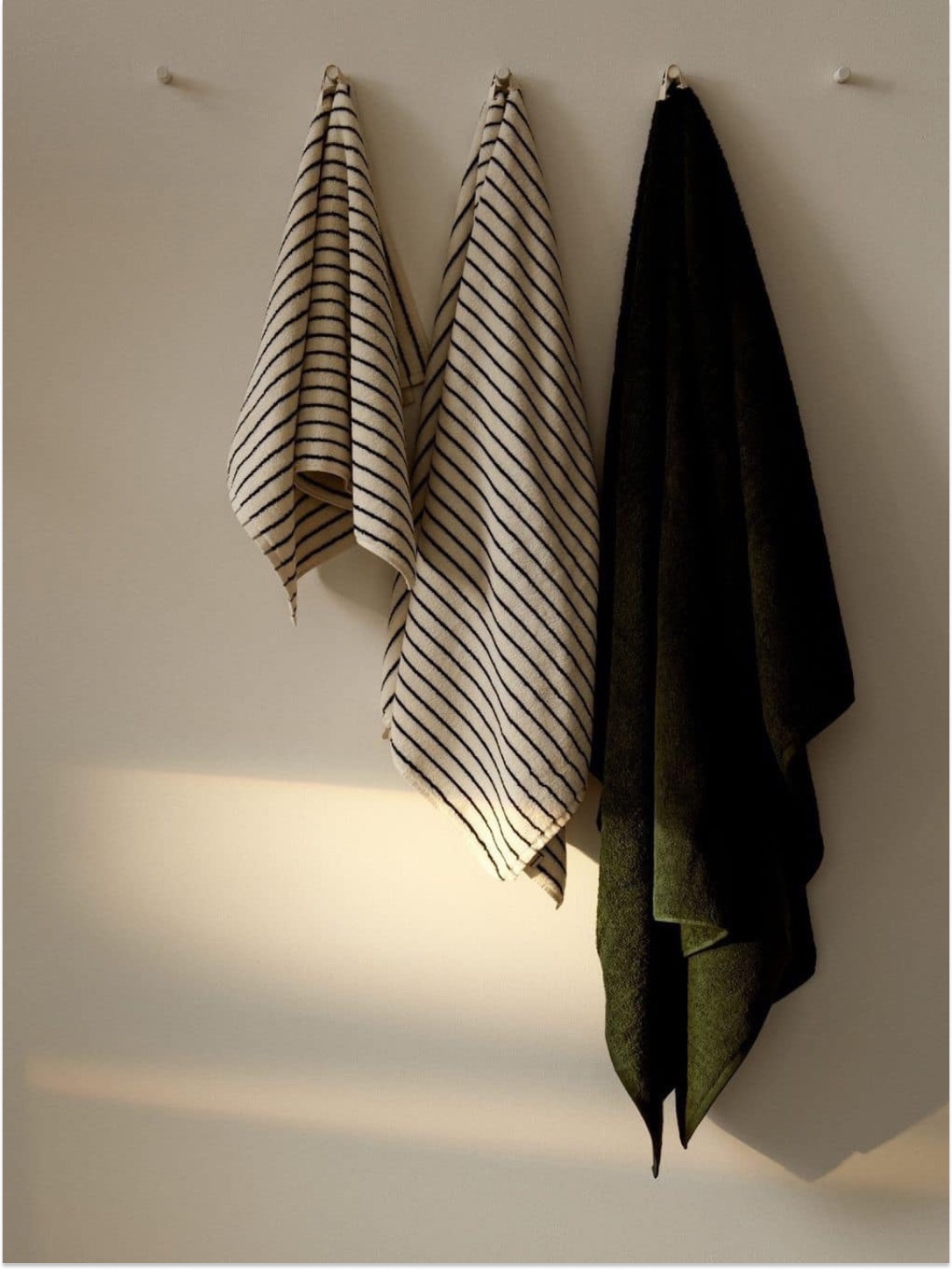 Tekla Towels Lunar Rock, Tekla Bath Mats Kodiak Brown 착용 스타일 - 4