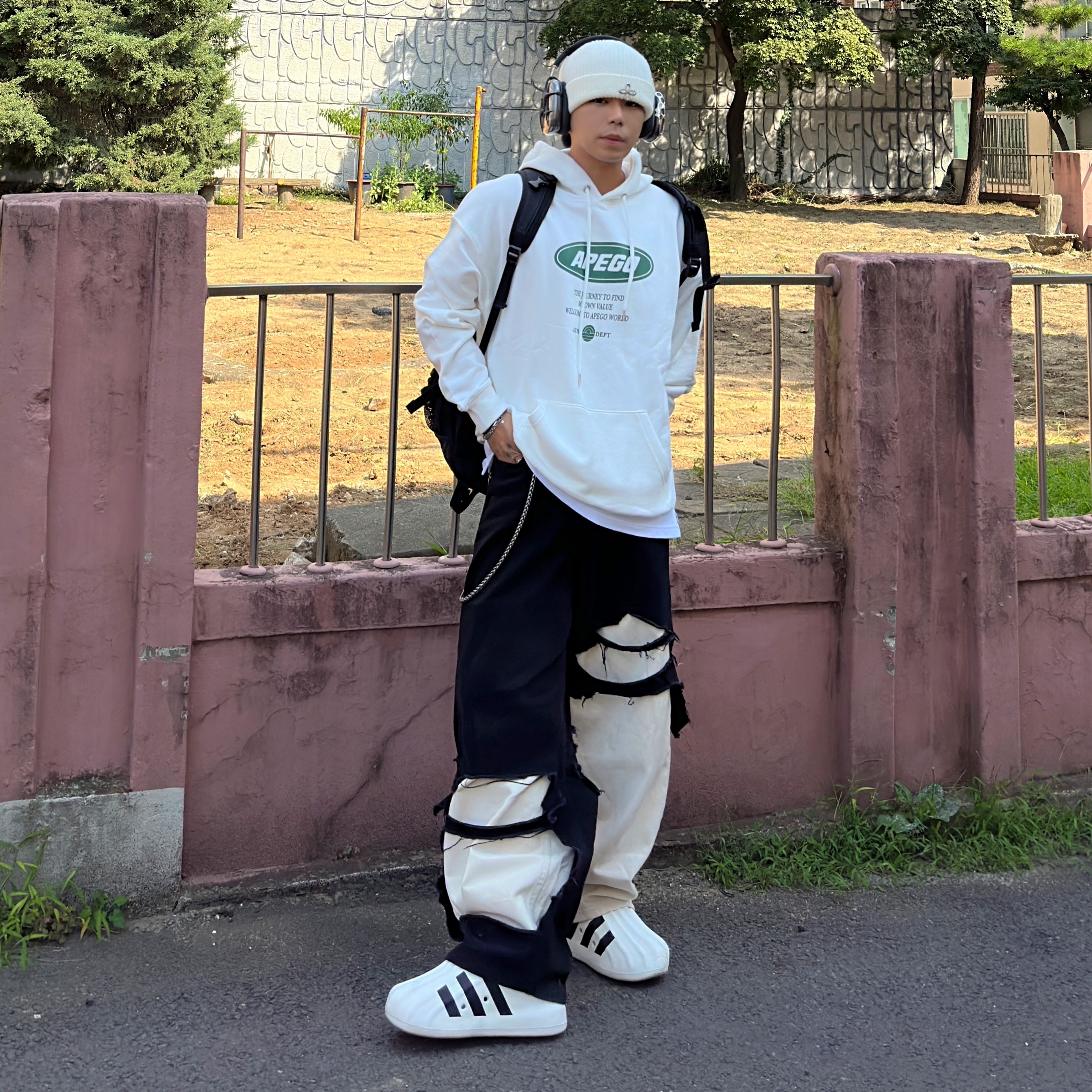 Adidas Adifom Superstar Core White, Apple AirPods Max Lightning Space Gray (Korean Ver.) 착용 스타일 - 5