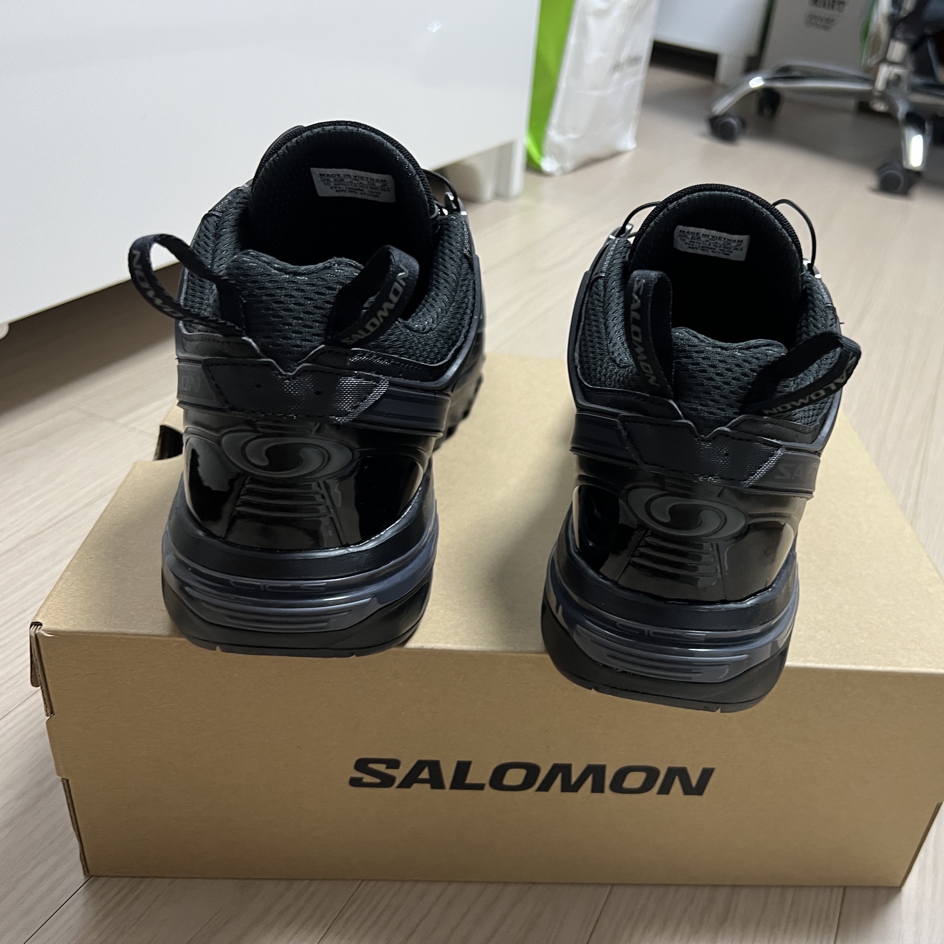 Salomon ACS + Black Silver 착용 스타일 - 2