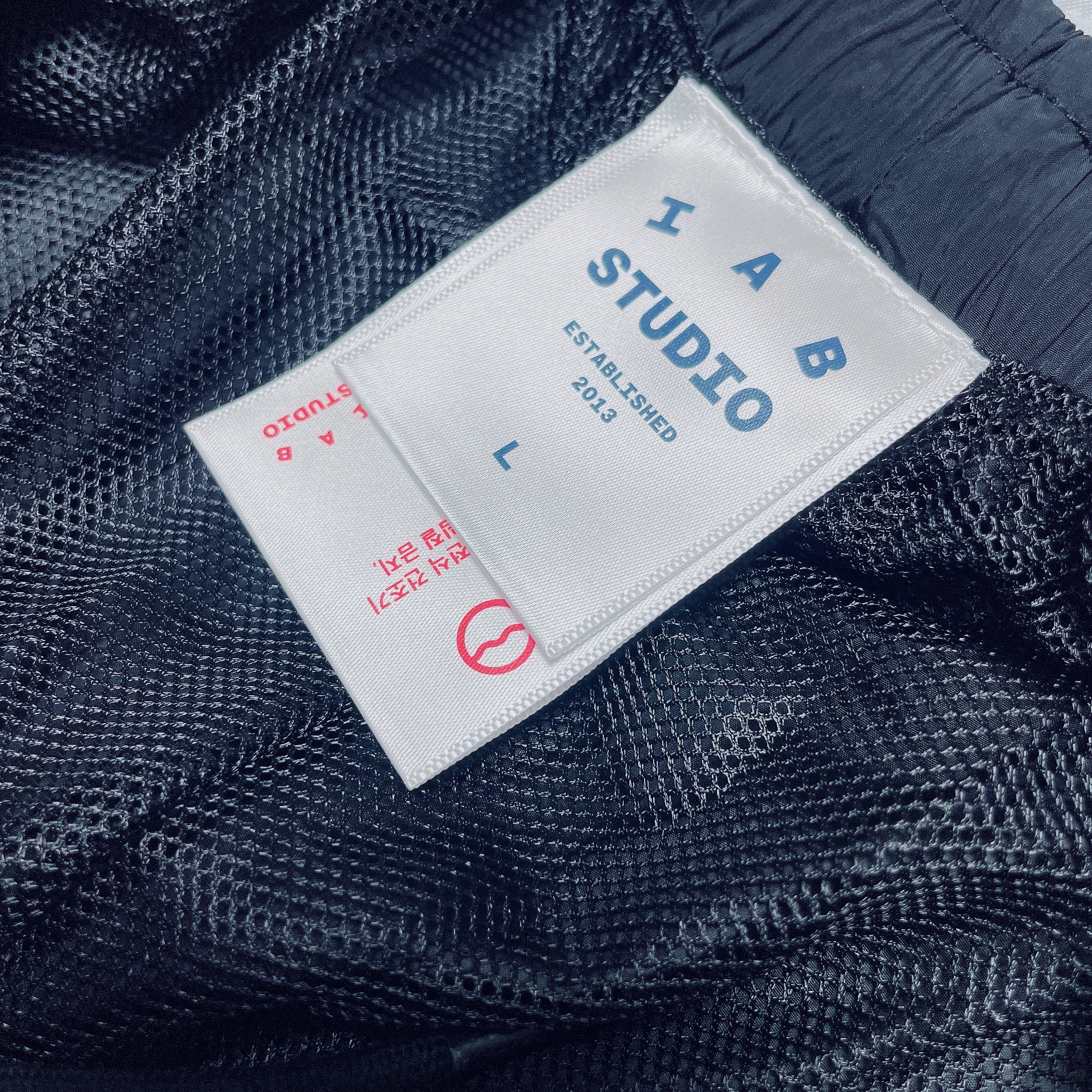 IAB Studio Woven Shorts Black - 23FW 착용 스타일 - 2