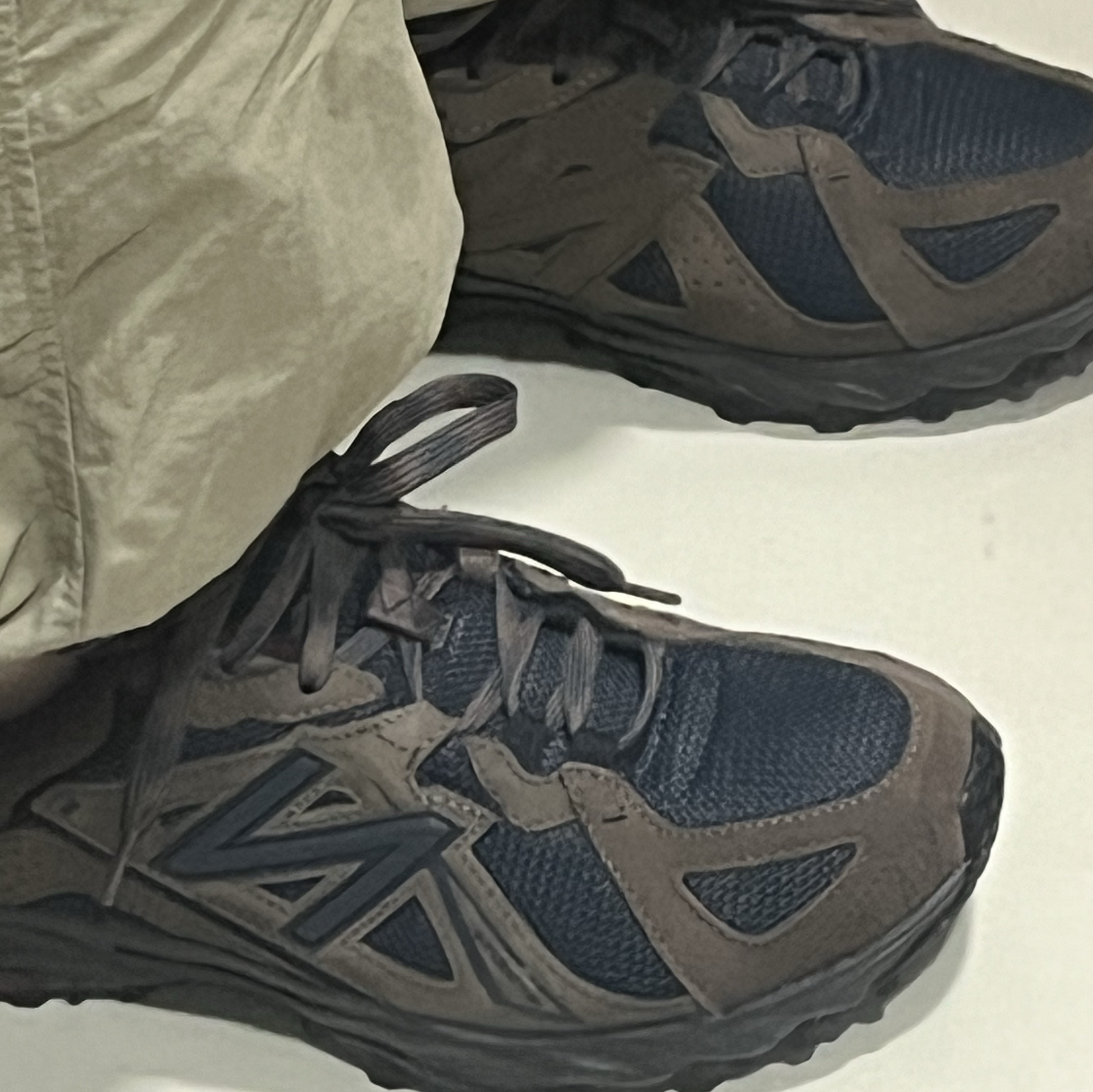 New Balance ML610T Dark Mushroom - D Standard 착용 스타일