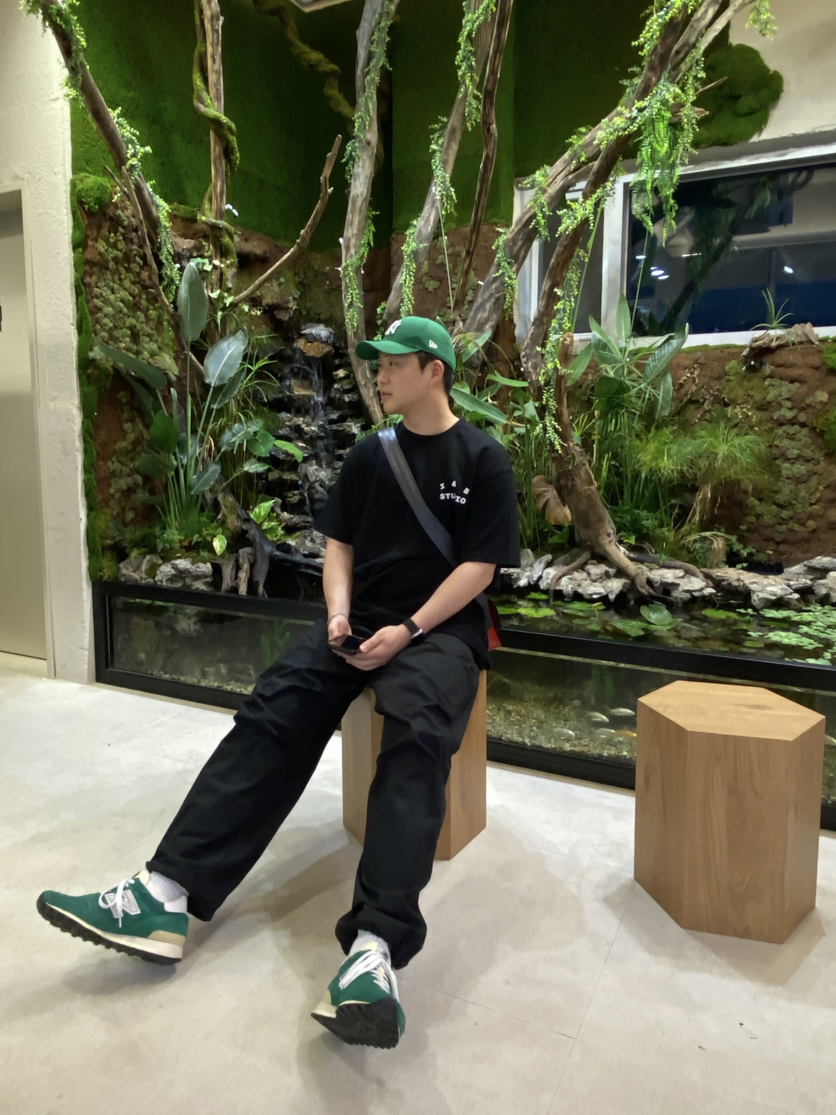 New Balance x Aime Leon Dore 1300 Botanical Green, IAB Studio 10th Anniversary T-Shirts Pack White & Black (2 Pack) 착용 스타일