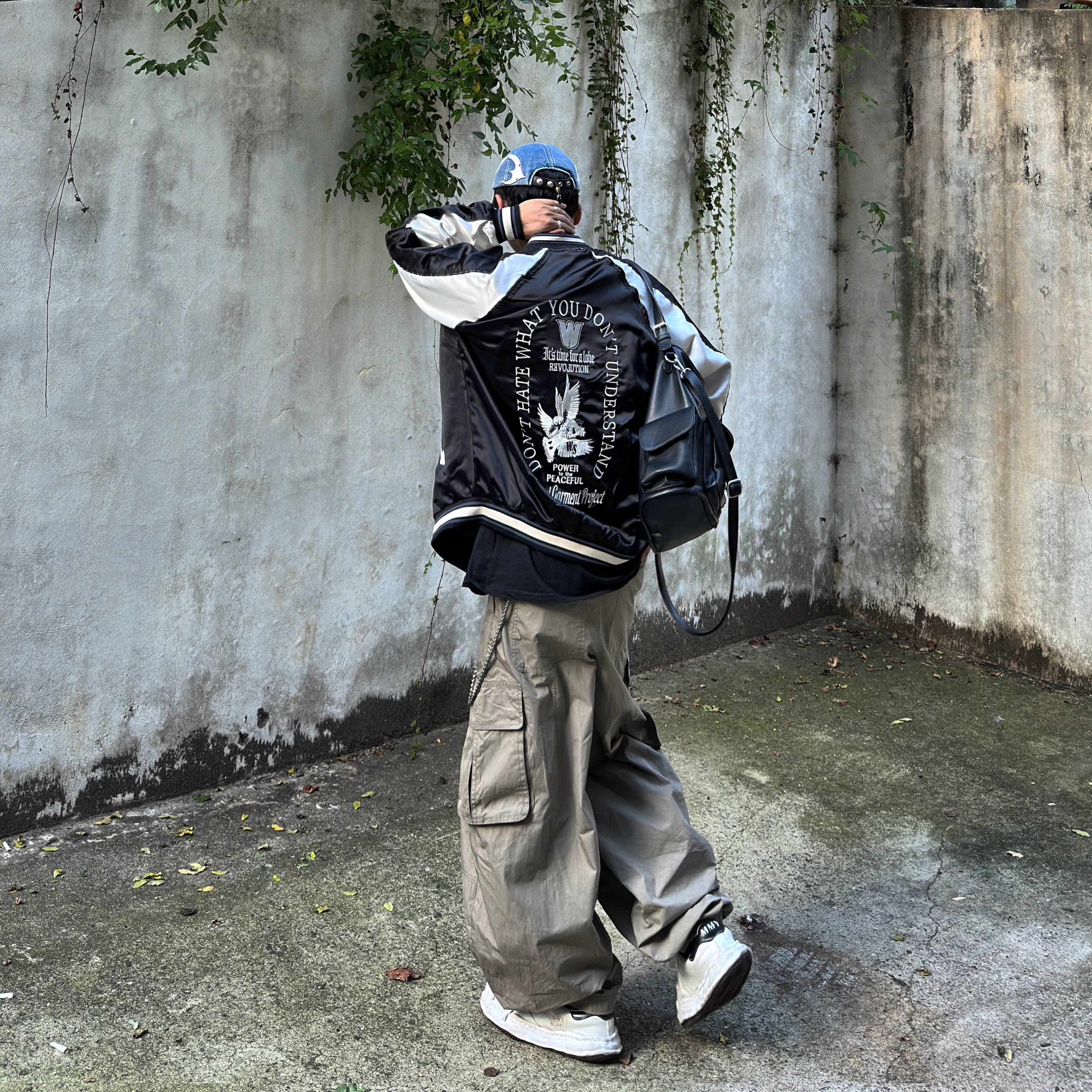 Maison Mihara Yasuhiro Blakey OG Sole Leather Low-top Sneakers White, Thug Club x MCM Tribal Leather Cap Denim 착용 스타일 - 2