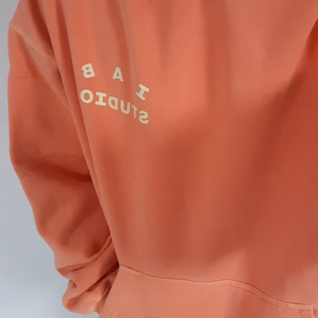 IAB Studio Pigment Hoodie & Sack Salmon, IAB Studio Pigment Hoodie Salmon 착용 스타일 - 1