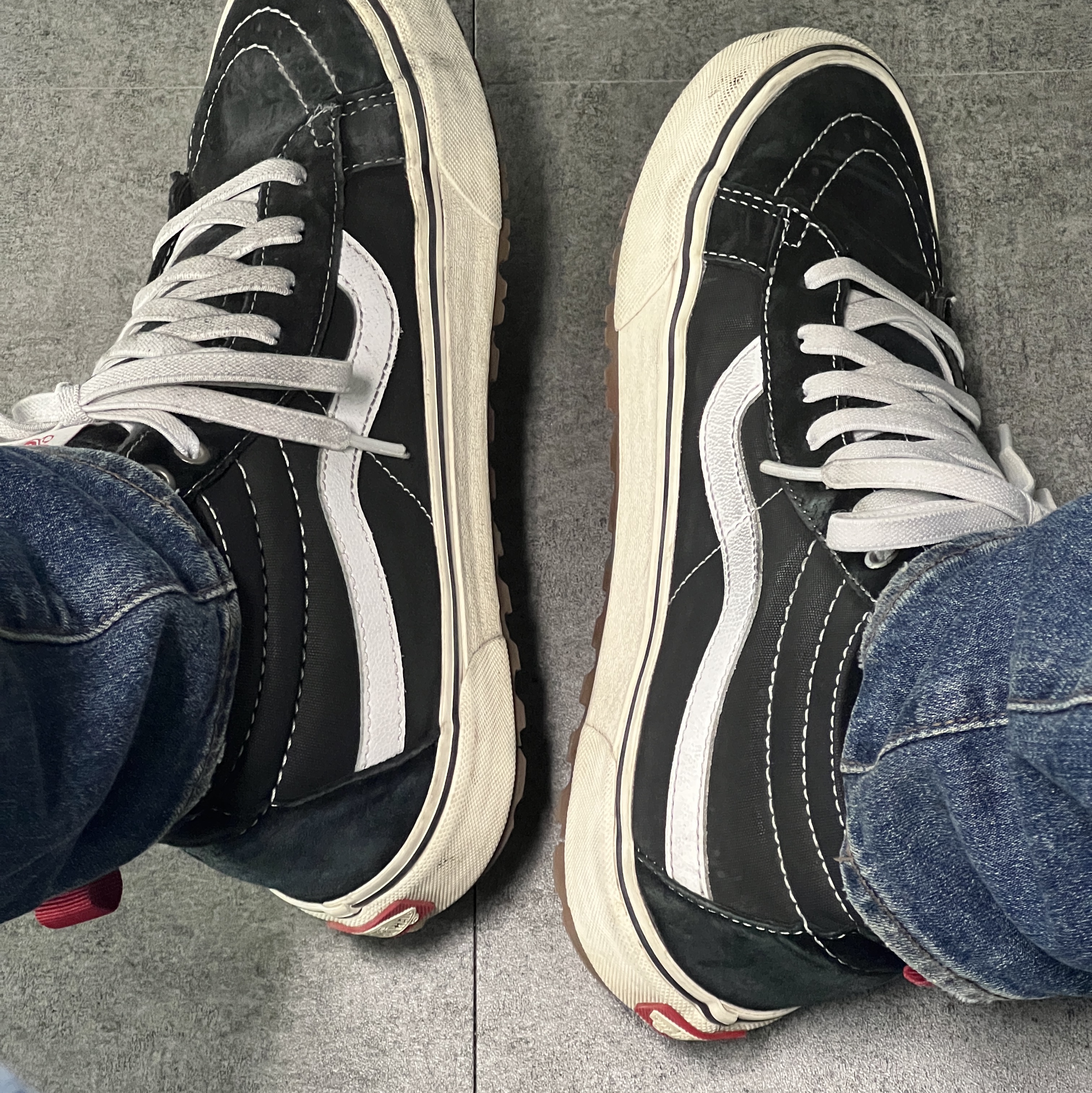 Vans ComfyCush Old Skool Black True white 착용 스타일