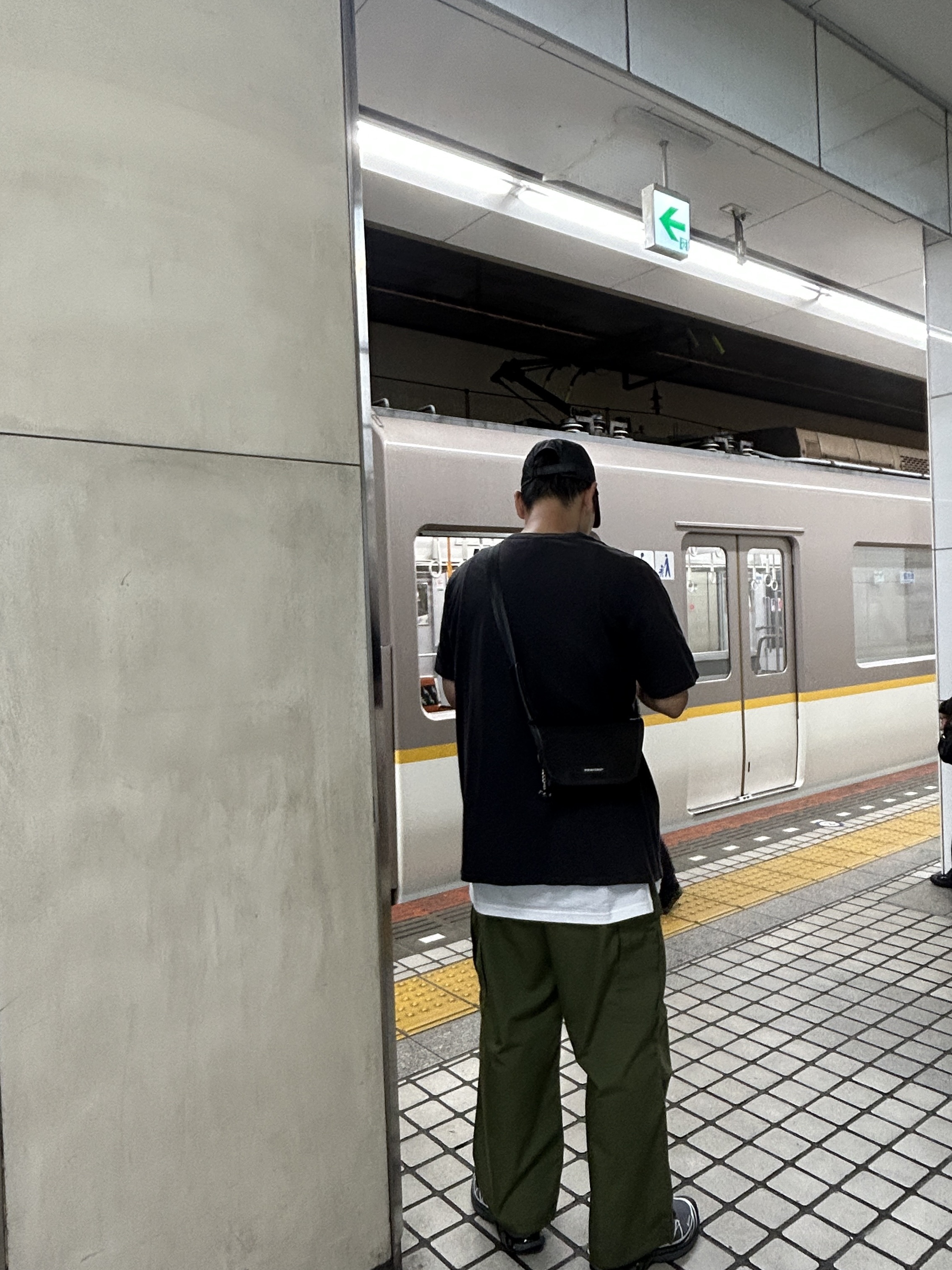 Human Made x Undercover Last Orgy 2 S/S T-Shirt Pink White, Adidas Yeezy Slide Glow Green 2022/2023 착용 스타일 - 3