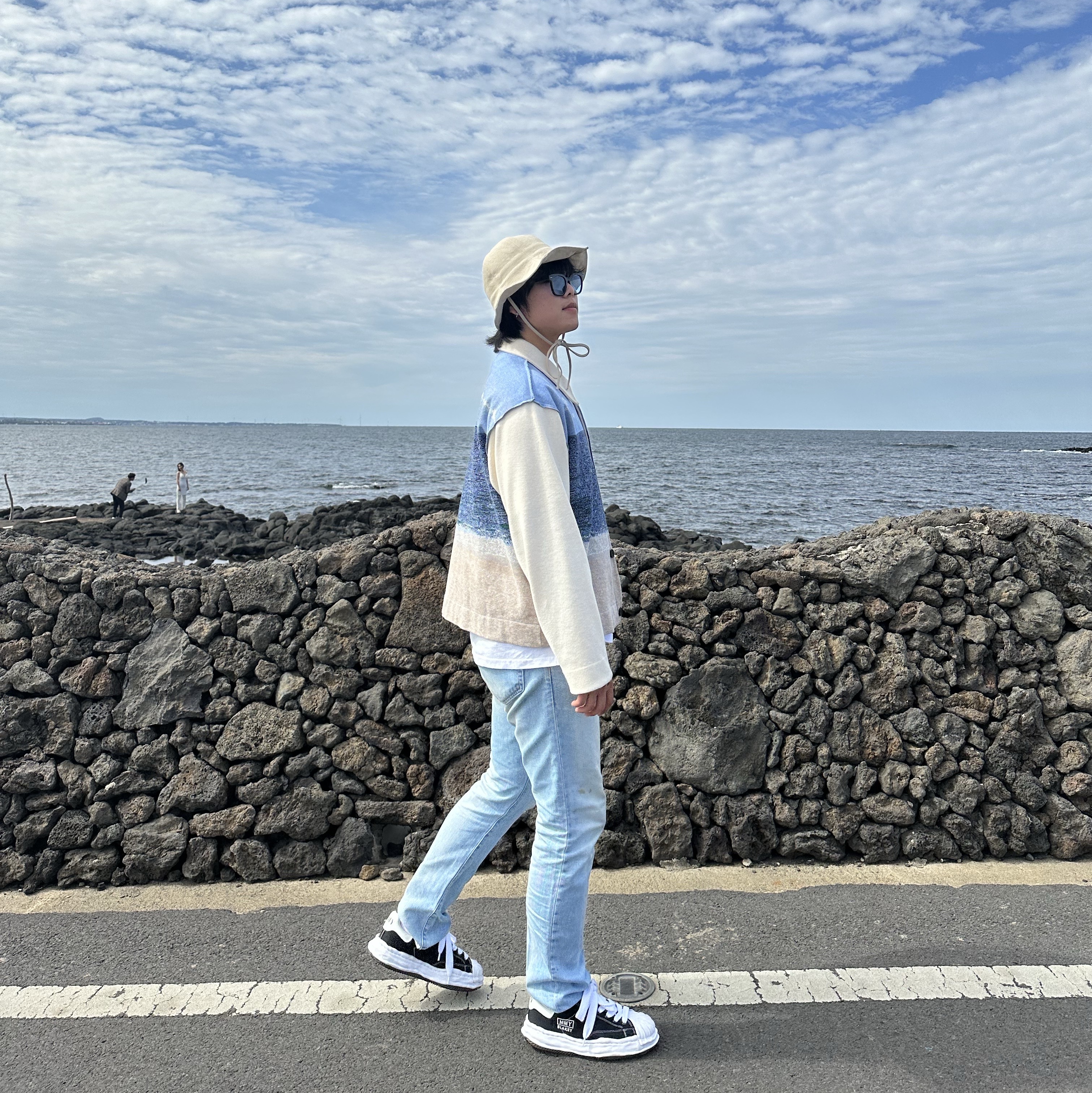 Maison Mihara Yasuhiro Blakey OG Sole Canvas Low-top Sneakers Black White 착용 스타일