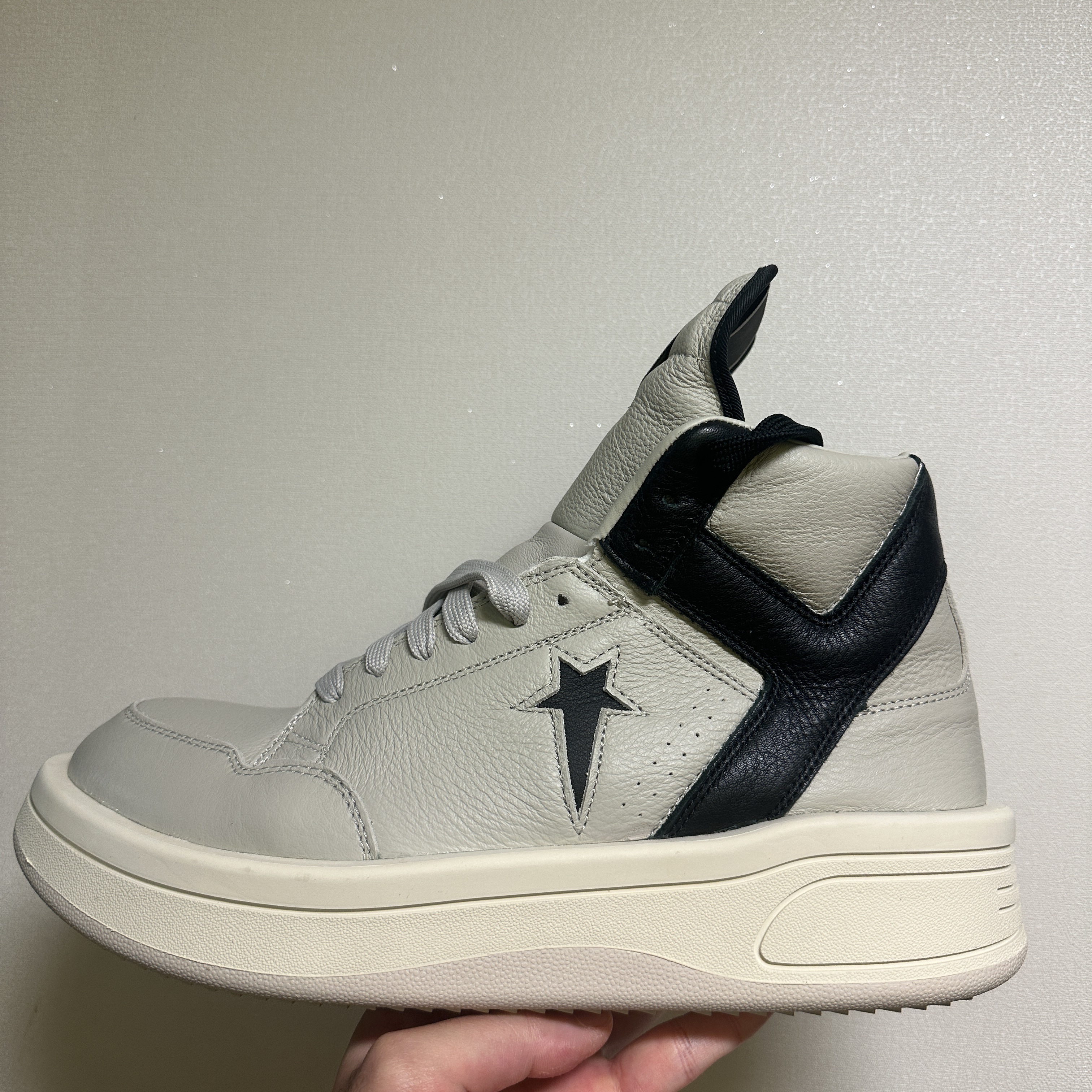 Converse x Drkshdw Turbowpn Pelican 착용 스타일 - 1