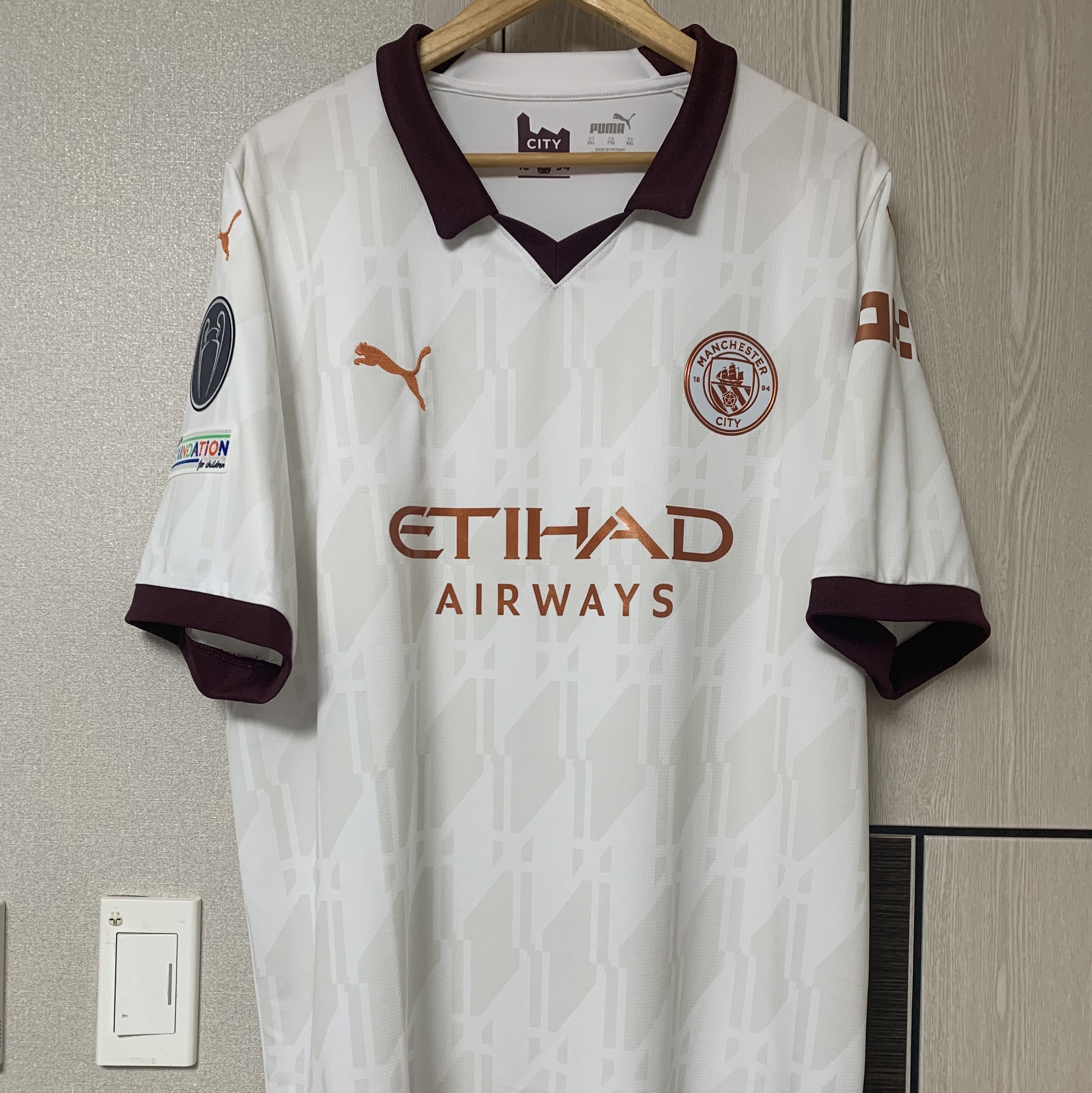 Puma Manchester City 2023/24 Away Jersey White Aubergine (Non Marking Ver.) 착용 스타일 - 3