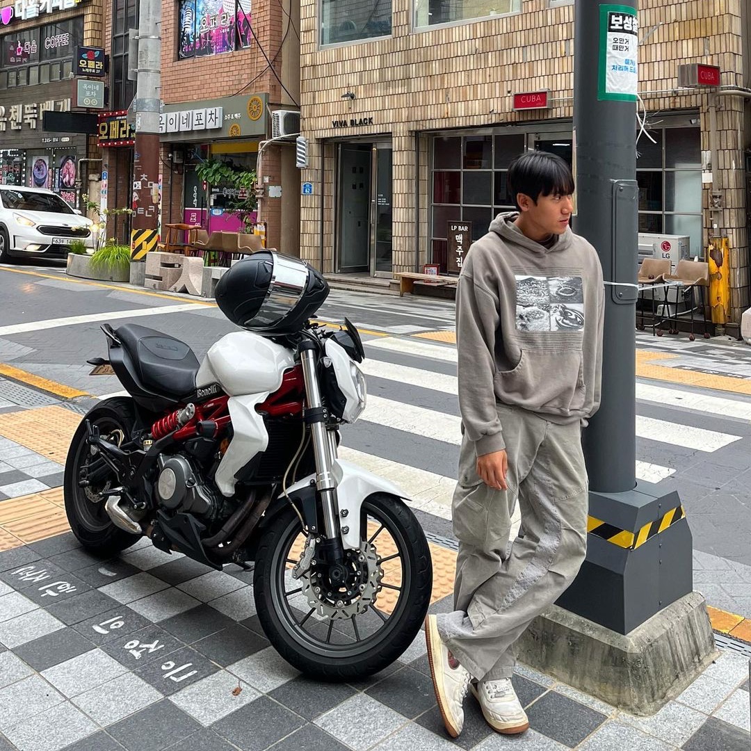 Ignota Core:5 Washed Cargo Pants Sand 착용 스타일
