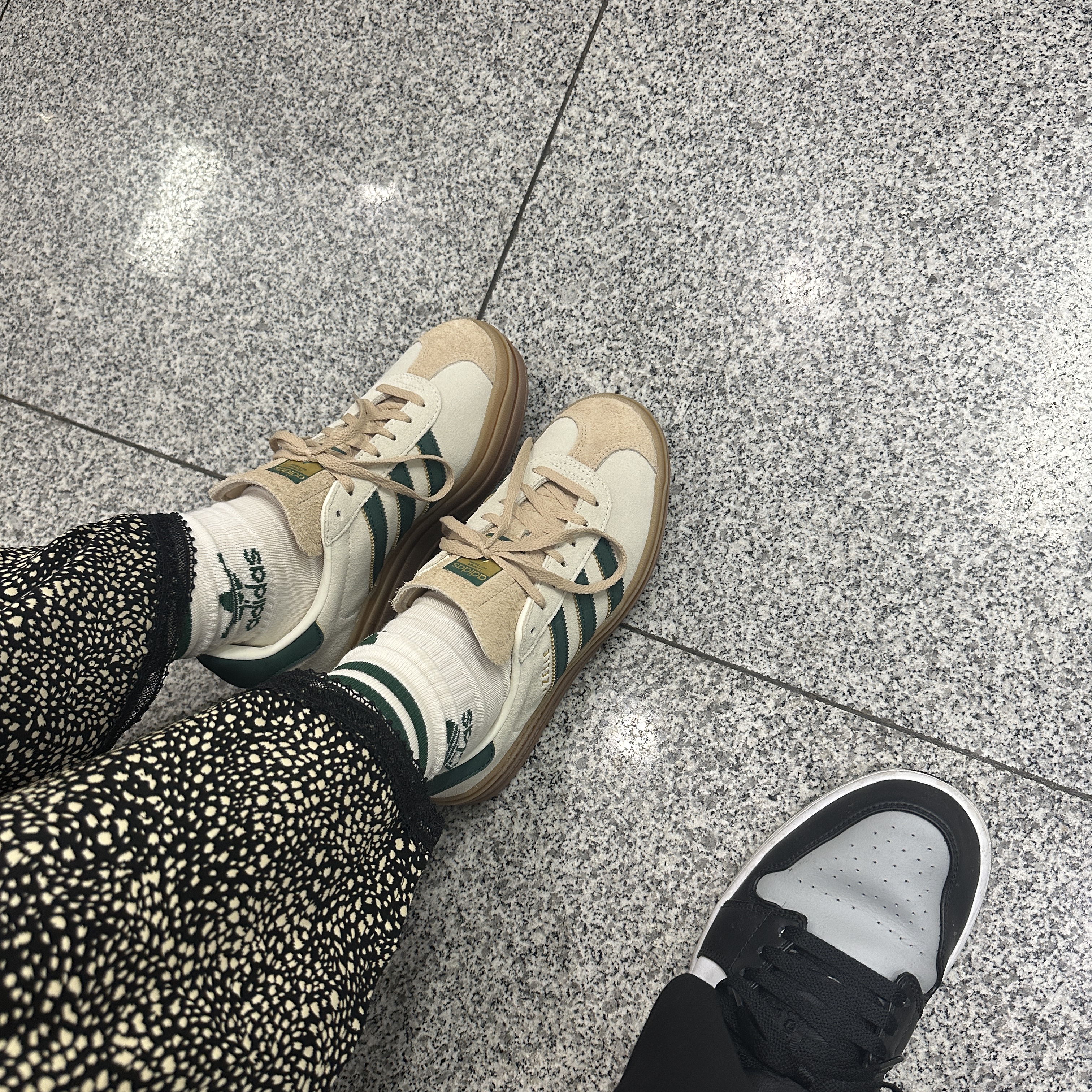 (W) Adidas Gazelle Bold Cream White Collegiate Green 착용 스타일