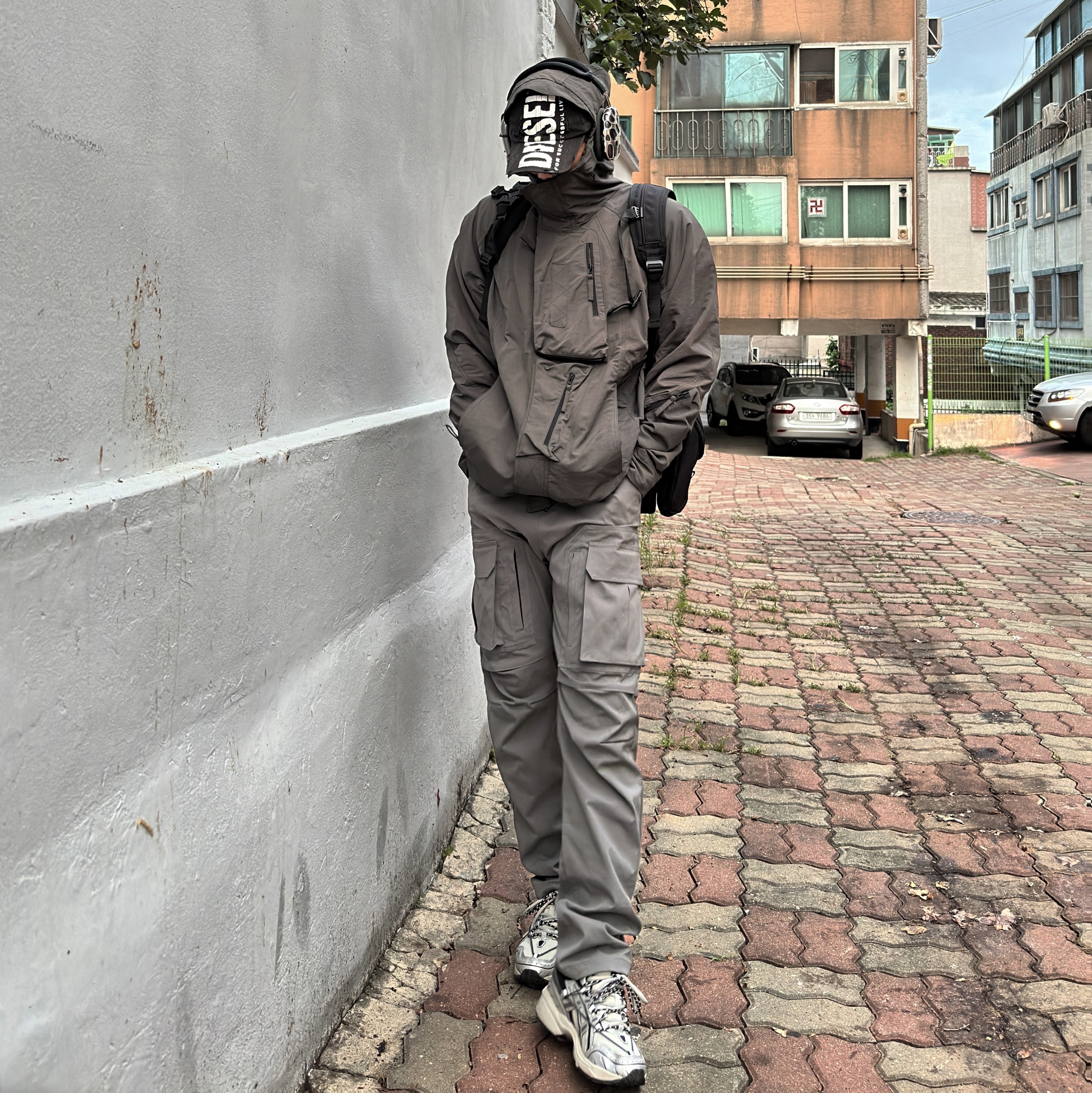 Undermycar Rikan Multi Pocket Casual Jacket Phantom - 21FW, Asics x Andersson Bell Gel-1090 Glacier Grey Silver 착용 스타일 - 1