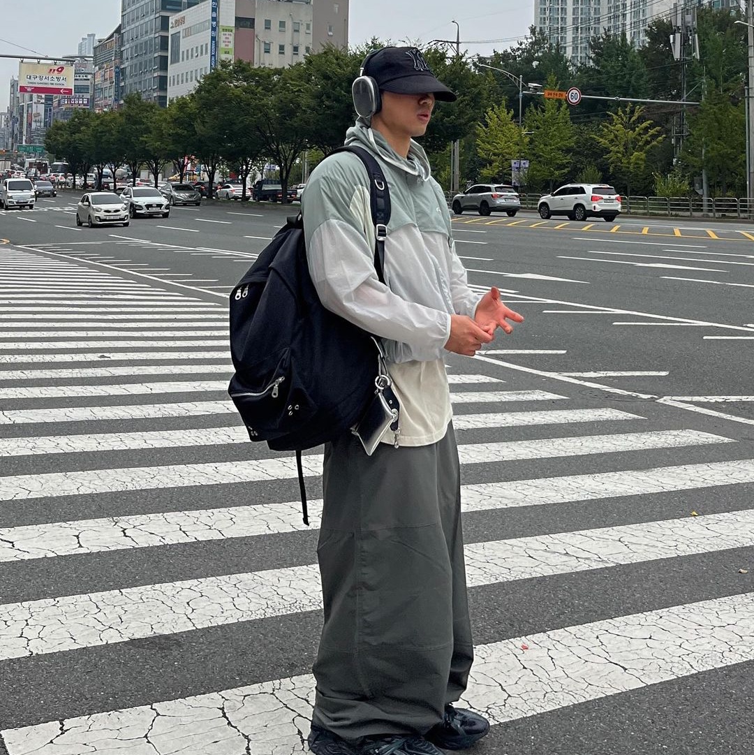 Art of Field Mix Packable Jacket Beige Green, Art of Field Mix Packable Jacket Light Gray 착용 스타일 - 3