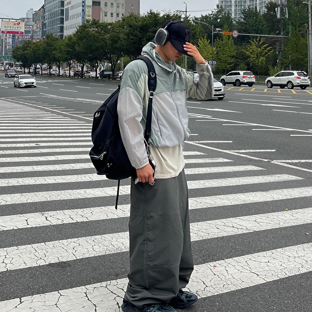 Art of Field Mix Packable Jacket Beige Green, Art of Field Mix Packable Jacket Light Gray 착용 스타일 - 2