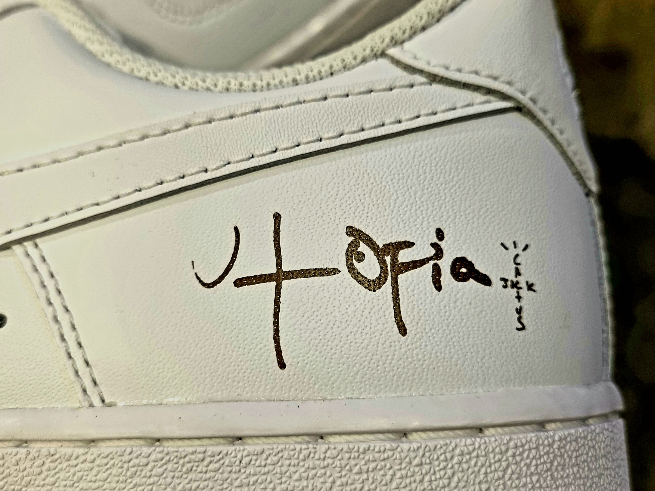 (W) Nike x Travis Scott Air Force 1 '07 Low Cactus Jack Utopia Edition White 착용 스타일 - 3
