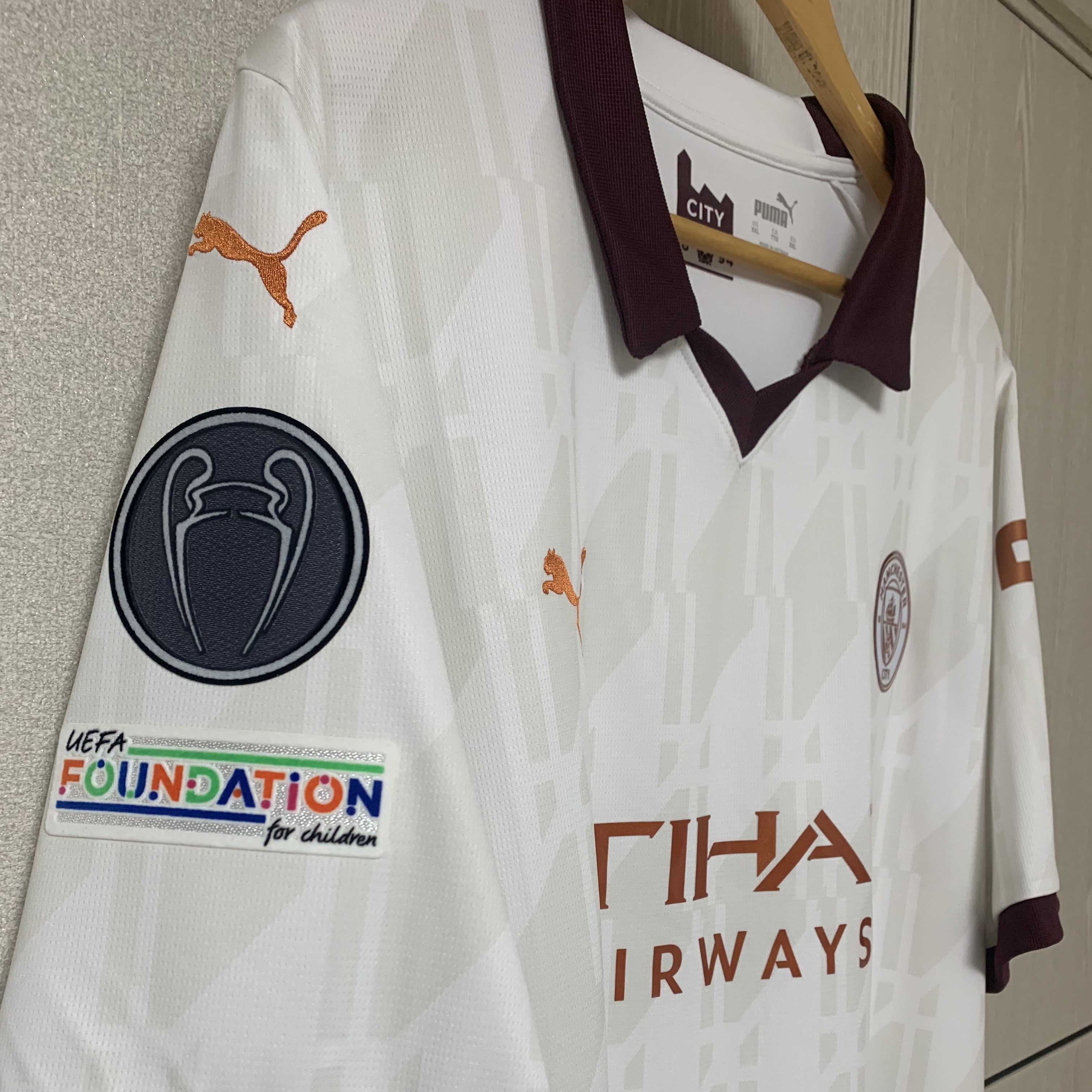 Puma Manchester City 2023/24 Away Jersey White Aubergine (Non Marking Ver.) 착용 스타일 - 1