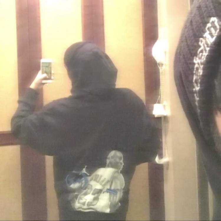Jordan x Travis Scott x Fragment Hoodie Black (DJ0615-010), Jordan 1 x Travis Scott x Fragment Retro Low OG SP Military Blue 착용 스타일 - 2