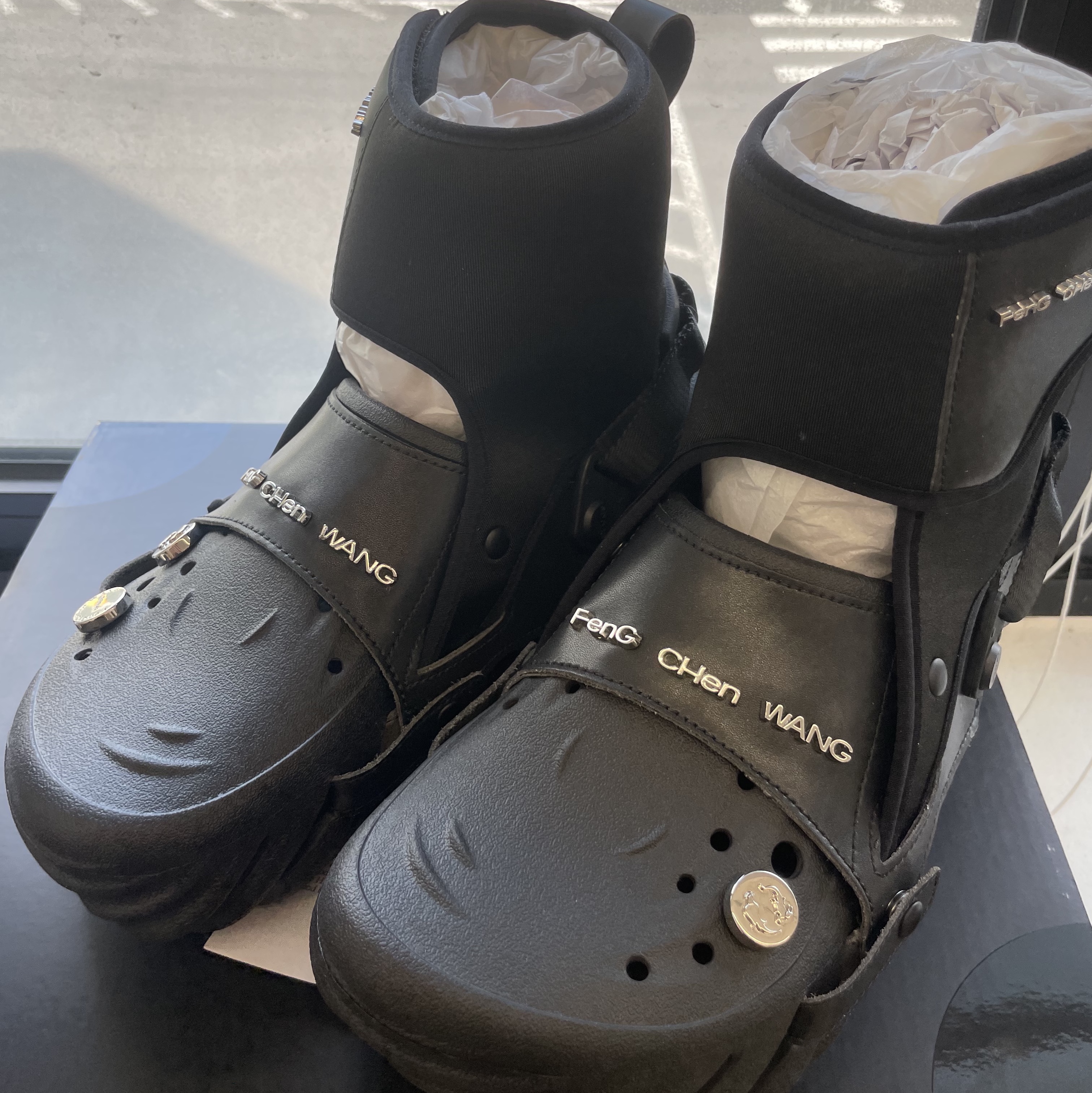 Crocs x Feng Chen Wang Echo Clog Black 착용 스타일