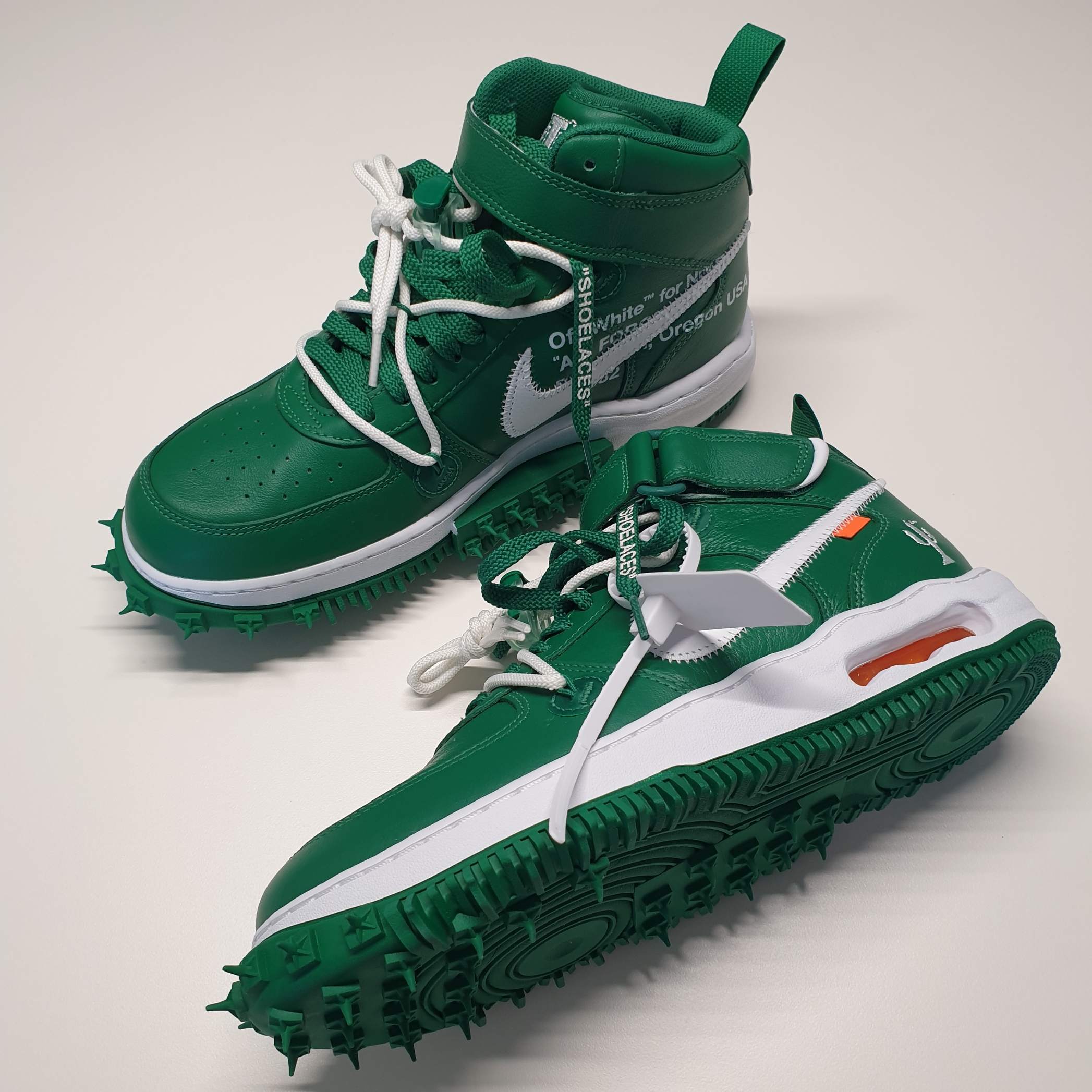 Nike x Off-White Air Force 1 Mid SP Leather Pine Green 착용 스타일 - 3