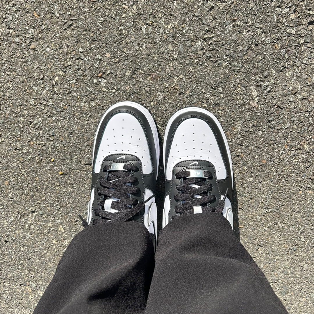 Nike Air Force 1 '07 Black White 착용 스타일 - 2