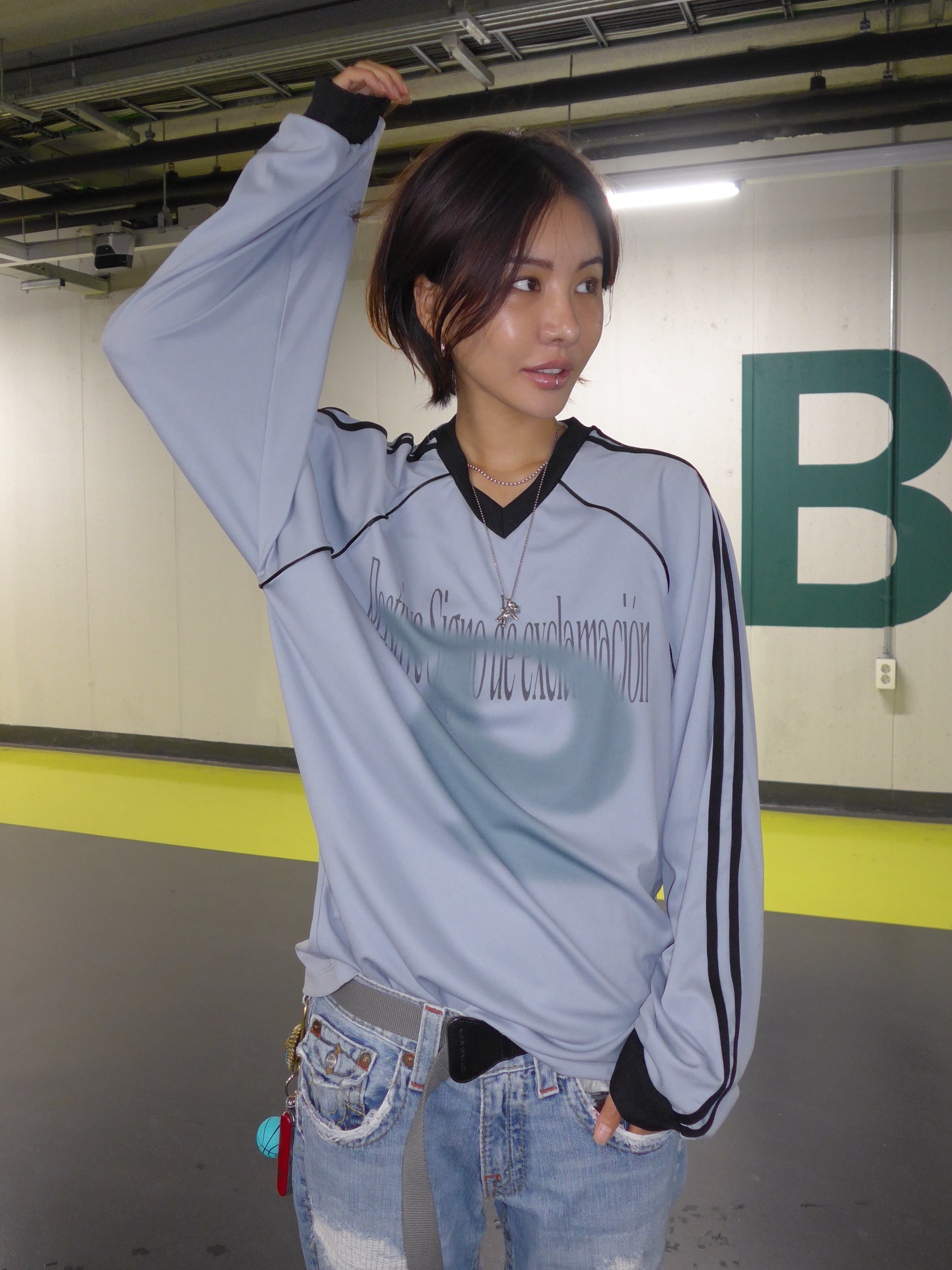 [KREAM 단독] Porta Digital Piping Jersey Top Grey, Porta Digital Piping Jersey Top Black 착용 스타일