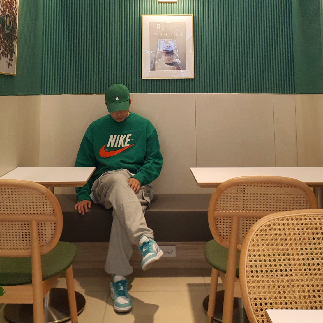 Jordan 1 Low SE New Emerald, Nike NSW French Terry Crewneck Green - Asia 착용 스타일 - 1
