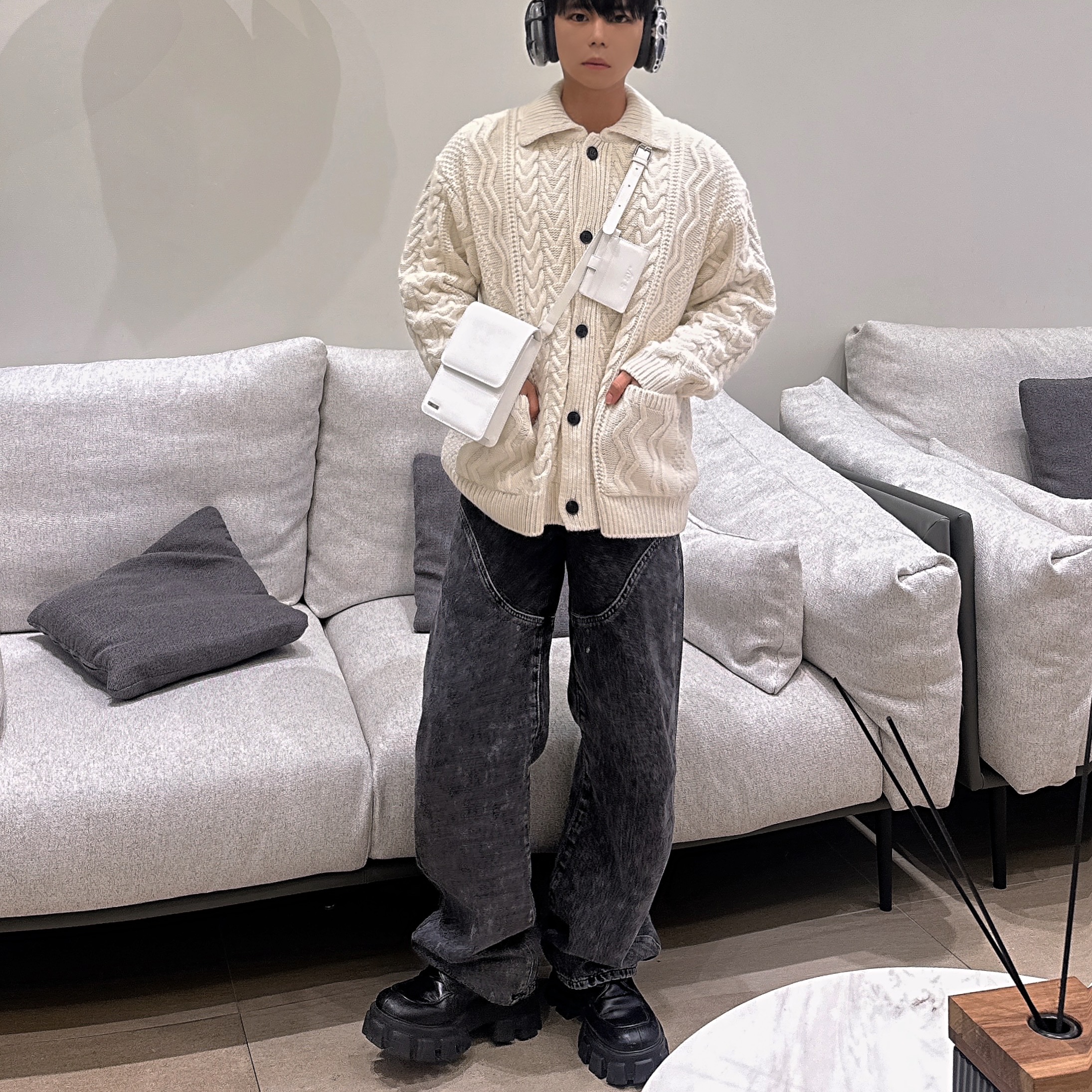 Apple AirPods Max Lightning Space Gray (Korean Ver.), Test Artifact Era Max 001 Chrome 착용 스타일 - 3
