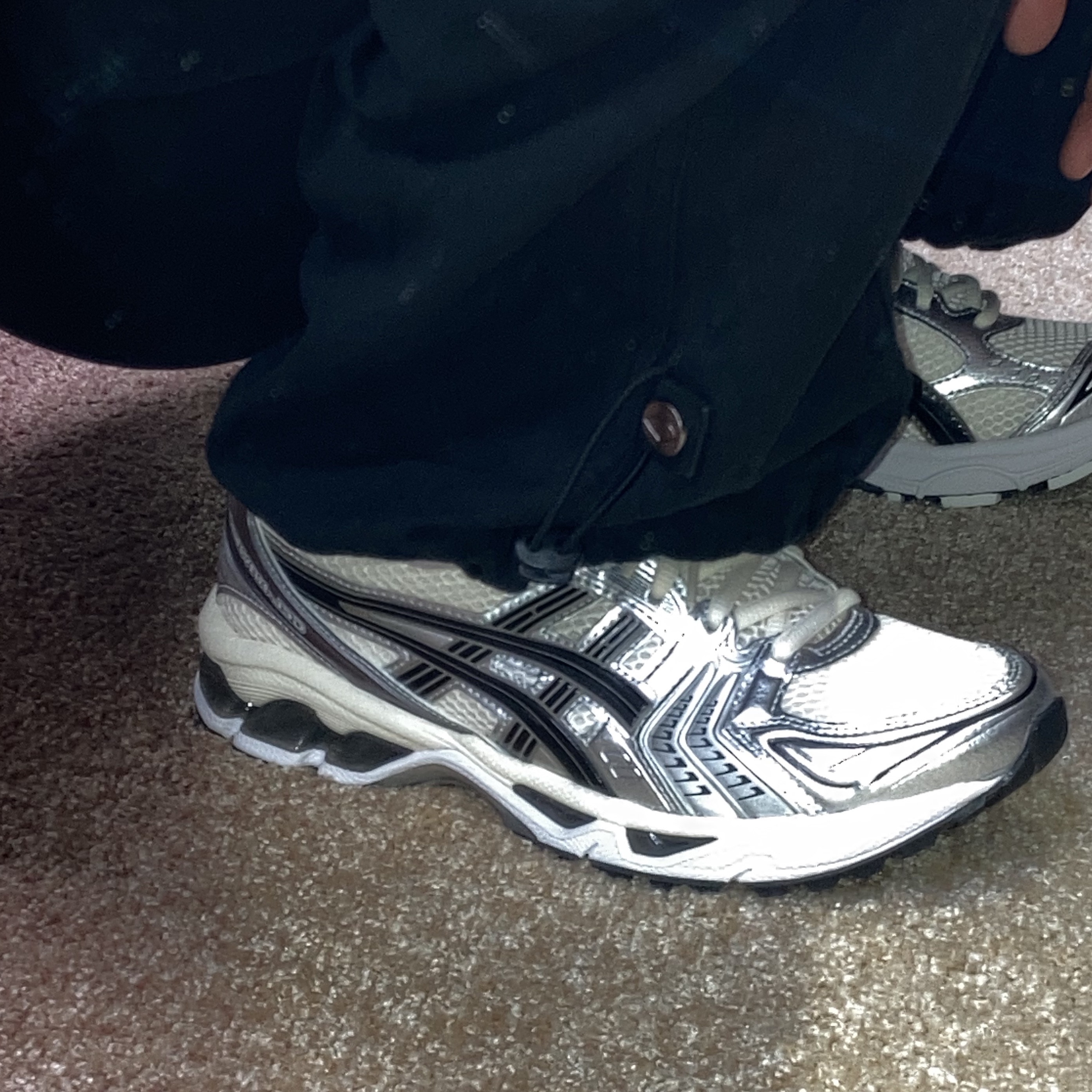 Asics Gel-Kayano 14 Cream Black 착용 스타일