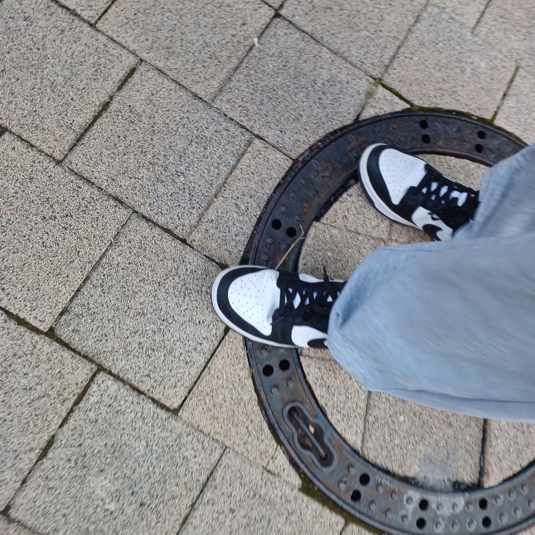 Nike Dunk Low Retro Black 착용 스타일