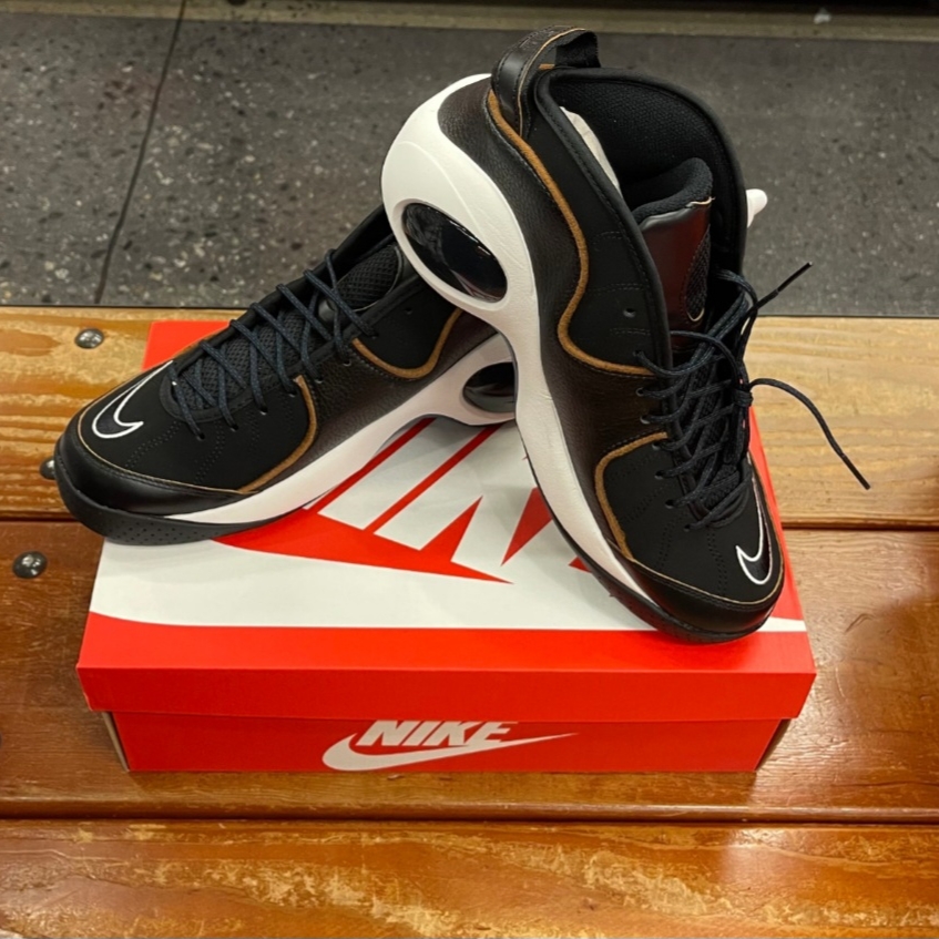 Nike Air Zoom Flight 95 Black and Valerian Blue 착용 스타일 - 4