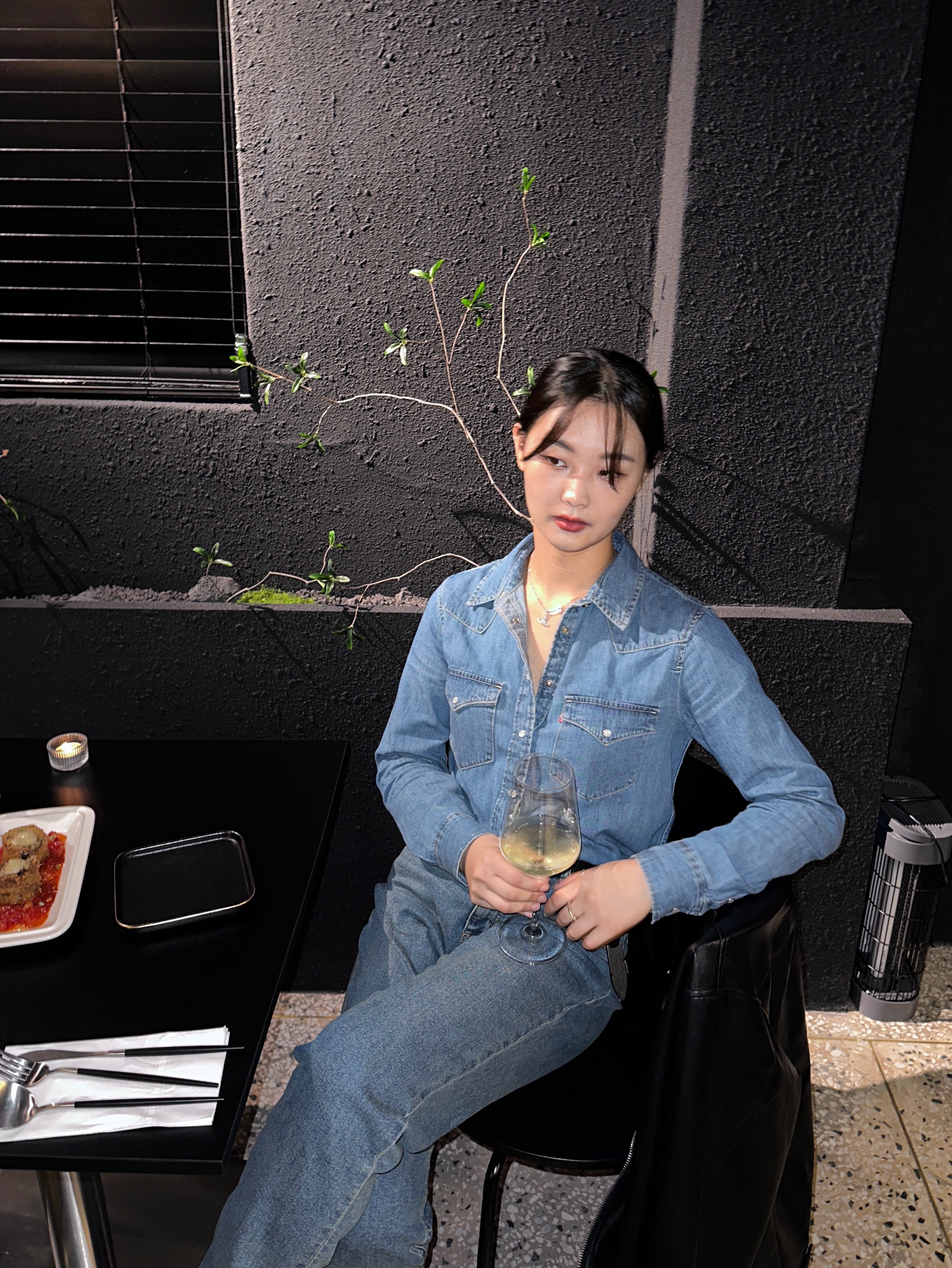 Onitsuka Tiger Mexico 66 SD Birch Silver, Levi's Women Essential Western Shirt Medium Indigo 착용 스타일 - 3