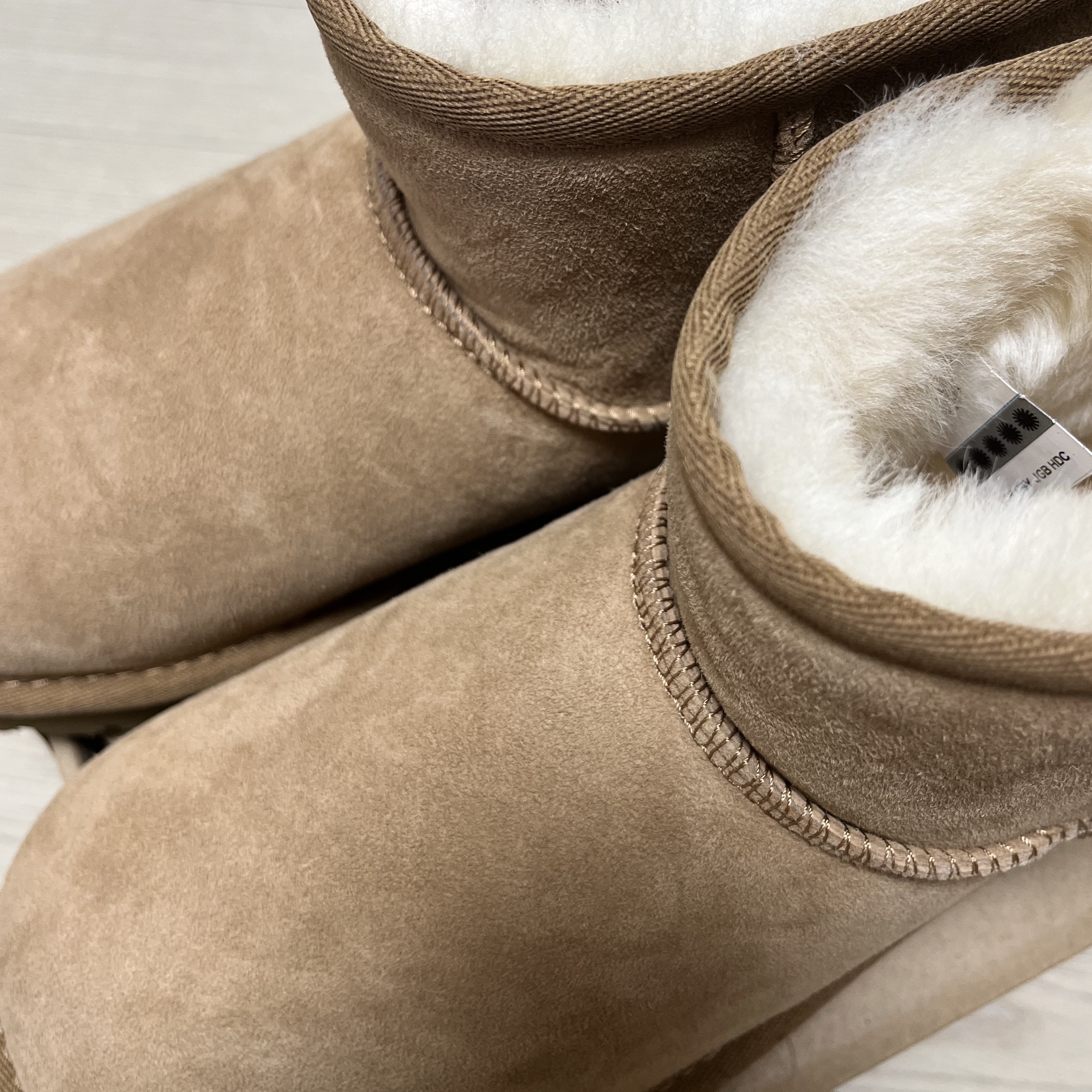 (W) UGG Classic Mini II Boots Chestnut 착용 스타일 - 2