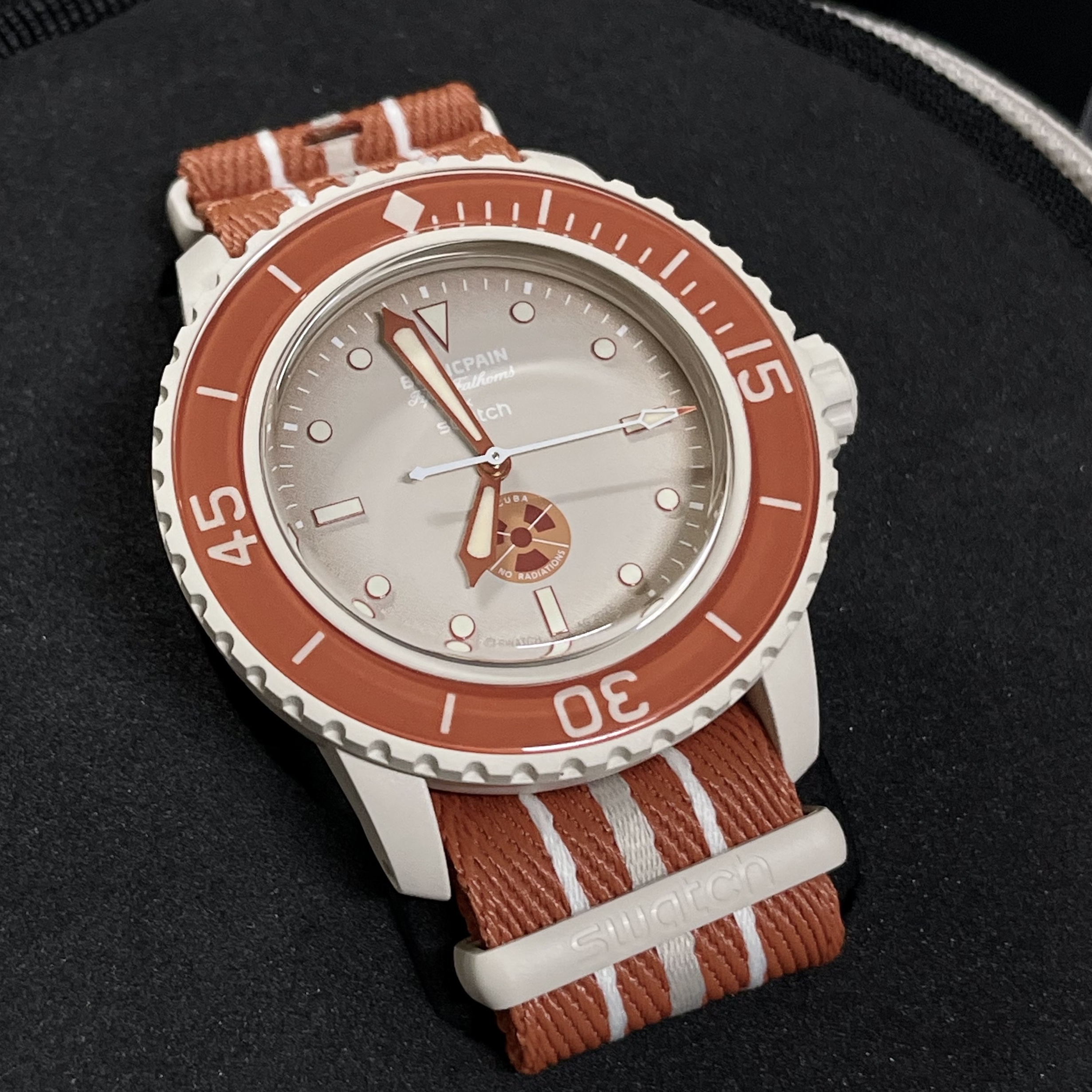 Swatch x Blancpain Bioceramic Arctic Ocean 착용 스타일 - 2