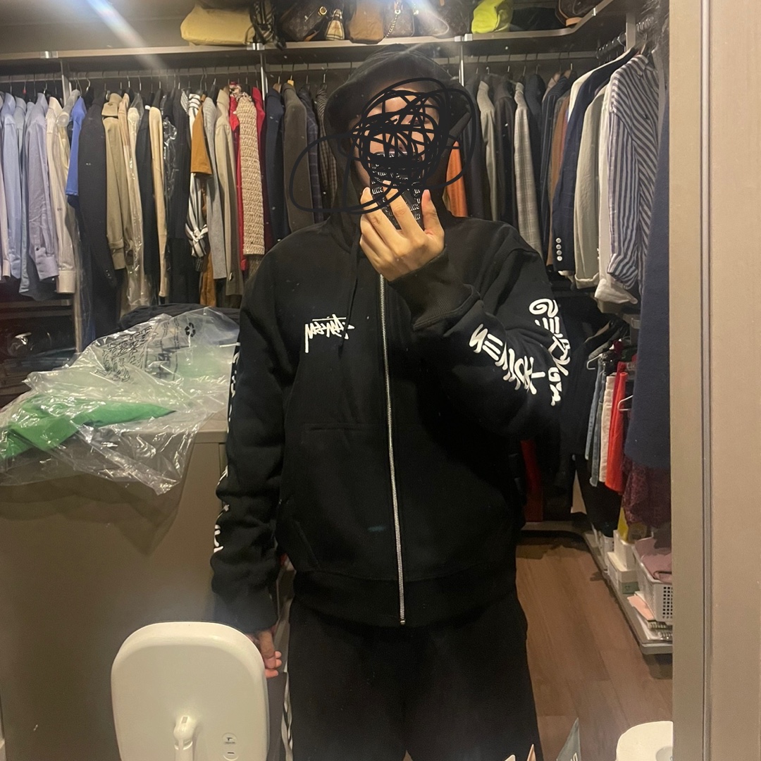 Stussy Big Cities Zip Hoodie Black 착용 스타일 - 1