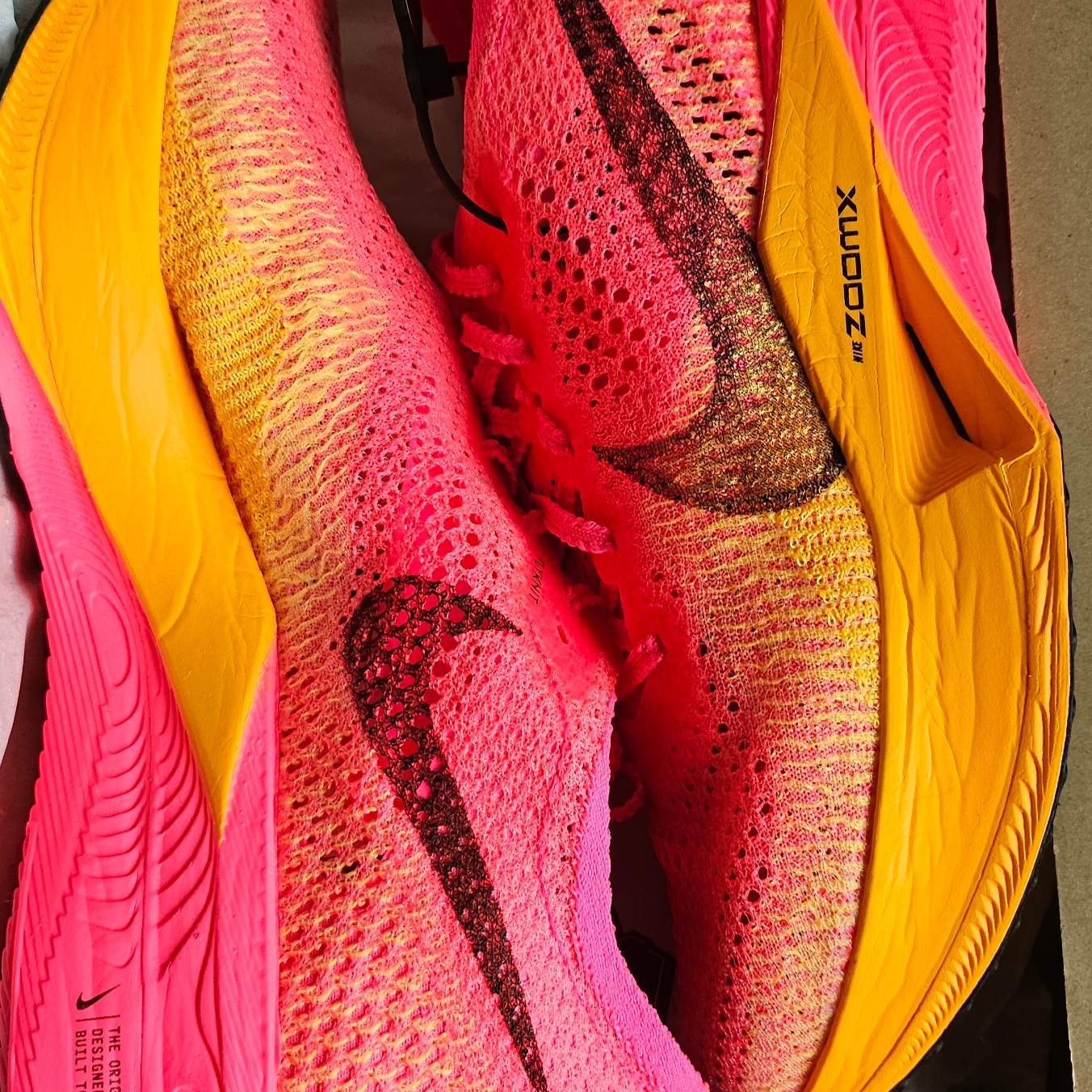 Nike ZoomX Vaporfly Next% 3 Hyper Pink 착용 스타일 - 1