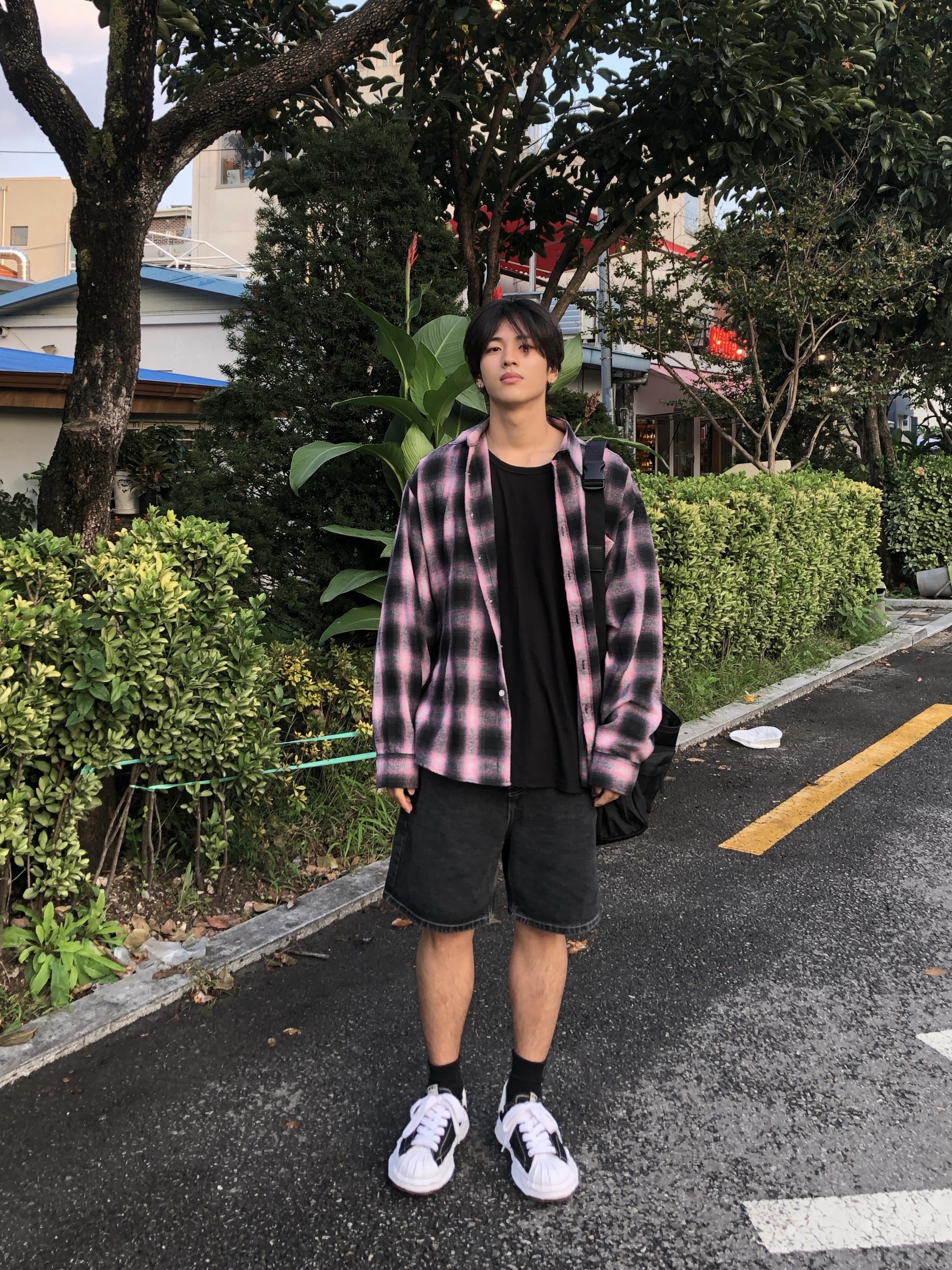 Maison Mihara Yasuhiro Blakey OG Sole Canvas Low-top Sneakers Black White 착용 스타일 - 1