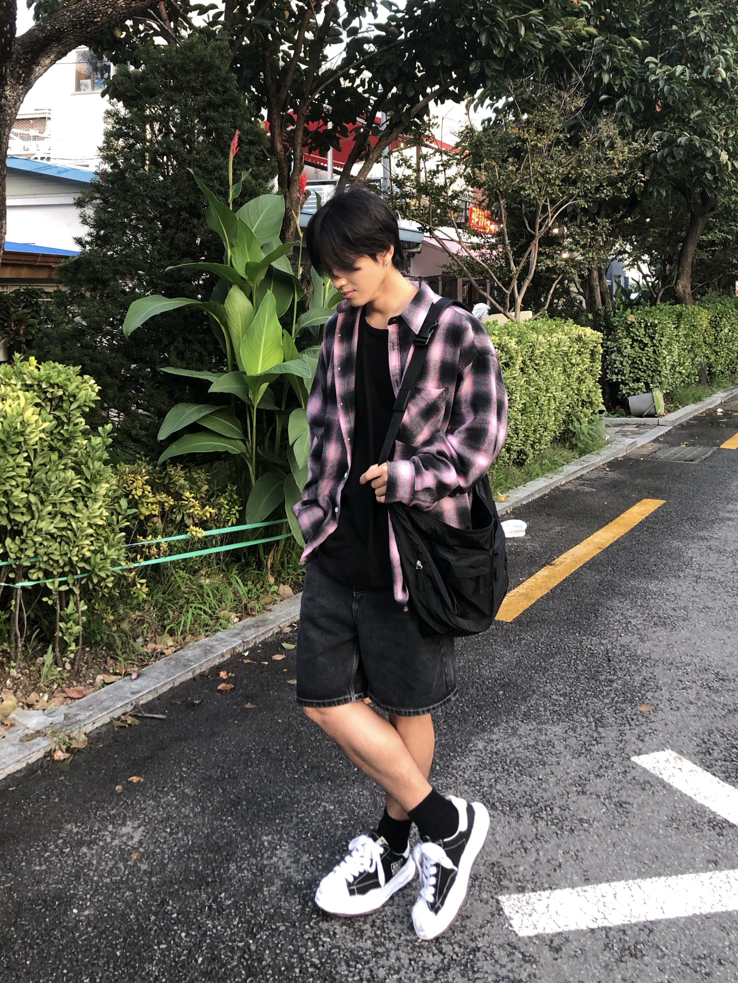 Maison Mihara Yasuhiro Blakey OG Sole Canvas Low-top Sneakers Black White 착용 스타일 - 2