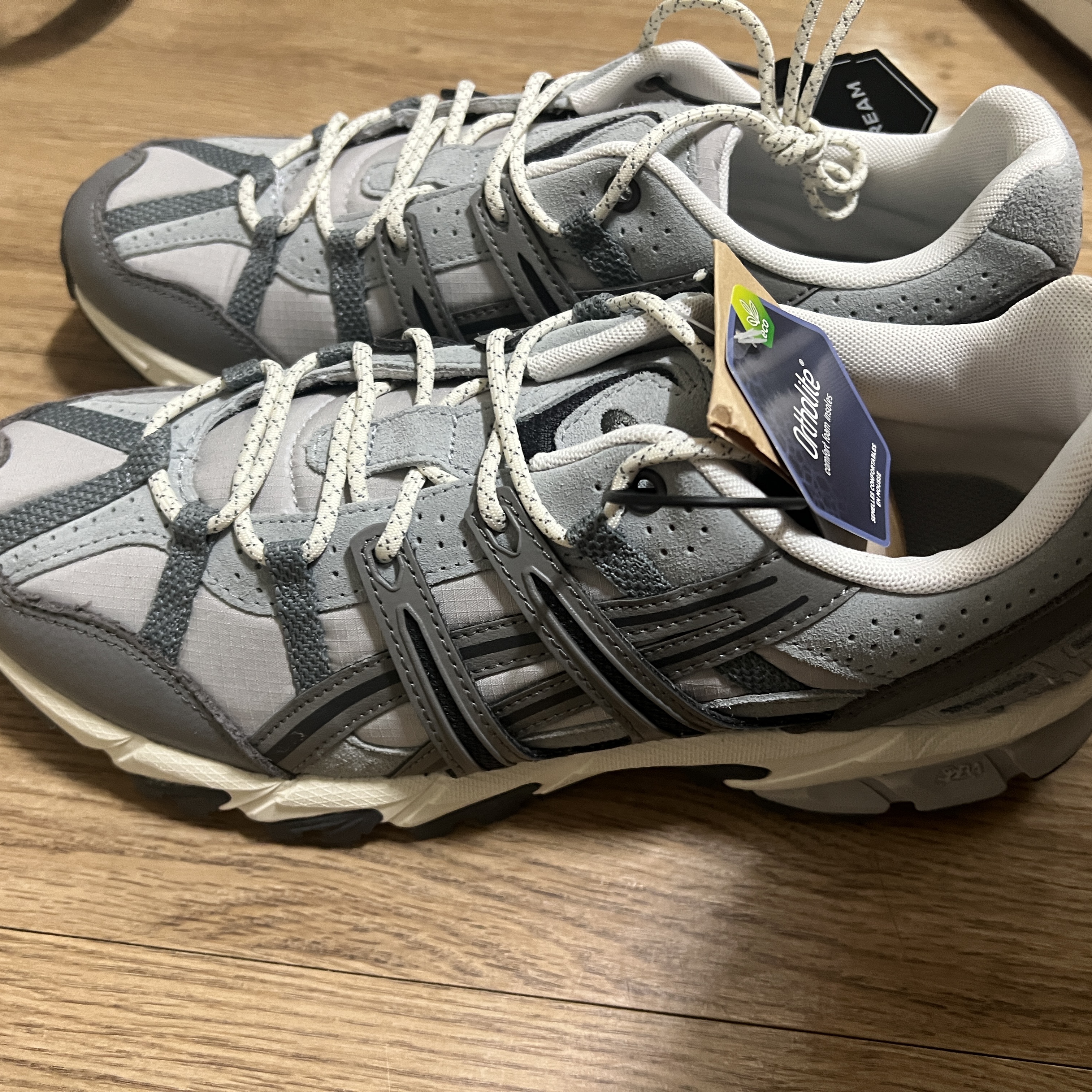 Asics Gel-Sonoma 15-50 Oyster Grey Clay Grey 착용 스타일 - 2