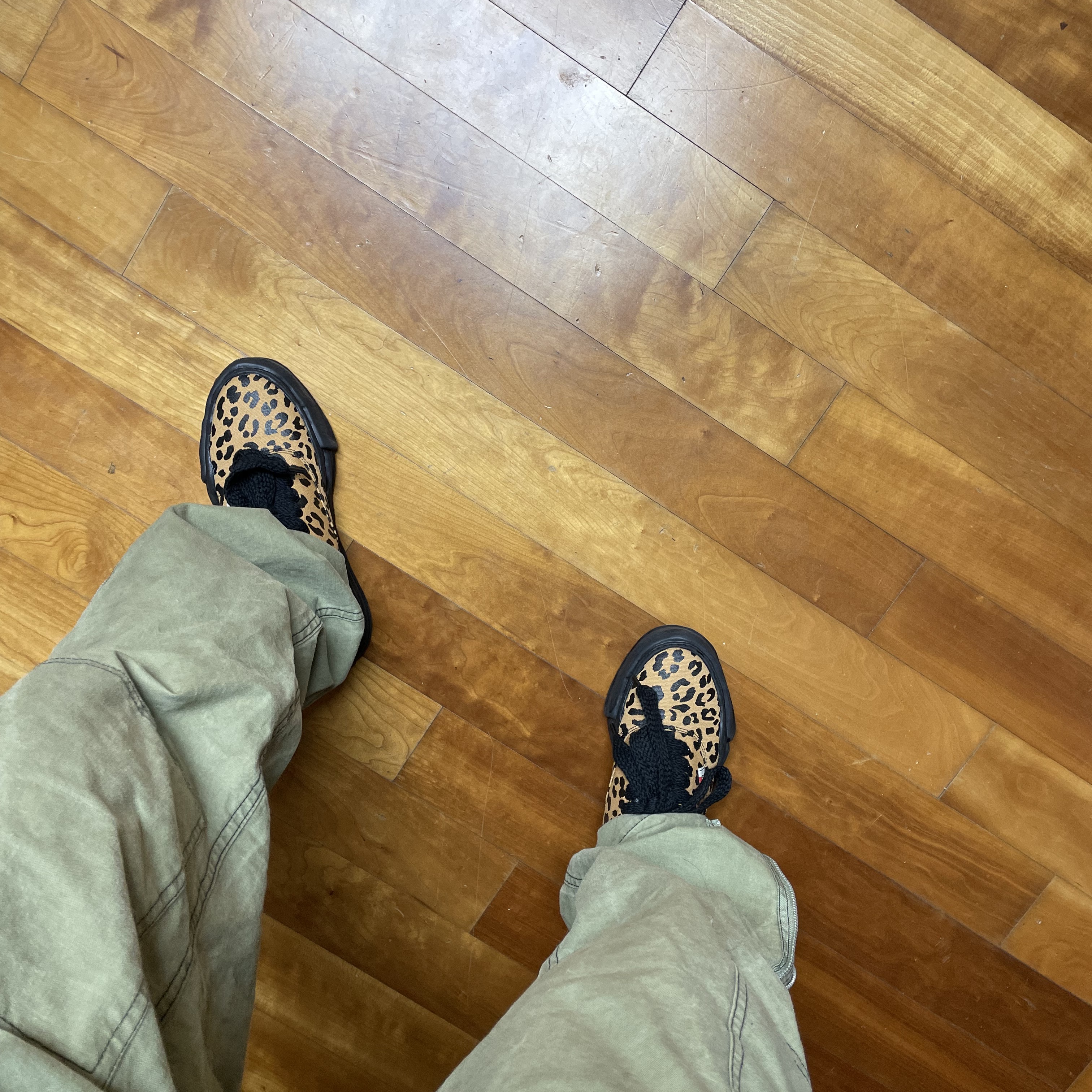 Maison Mihara Yasuhiro Baker OG Sole Leopard Canvas Low-top Sneakers Brown 착용 스타일