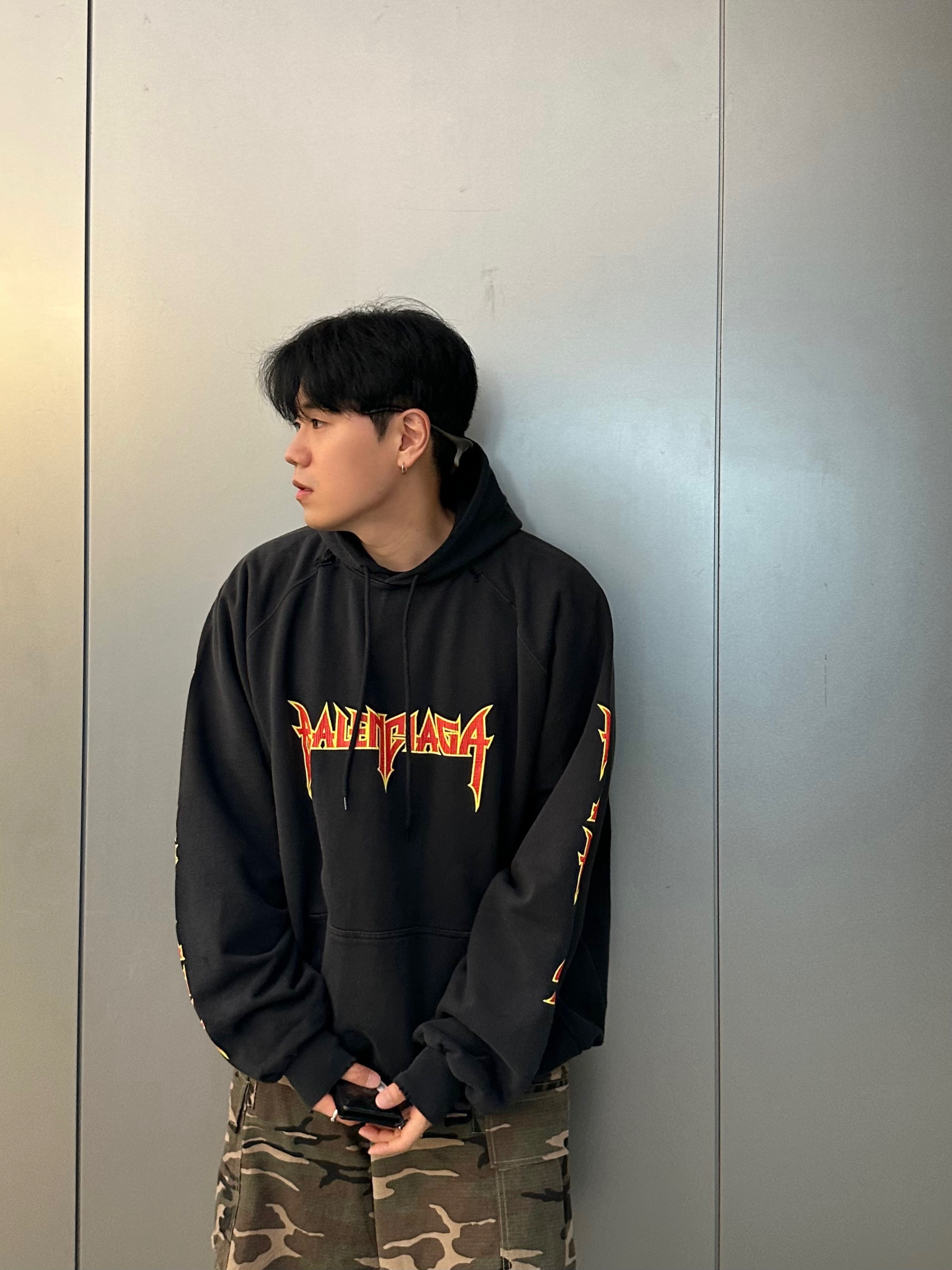 Nike x Comme des Garcons Homme Plus Air Max Sunder SP White Black, Balenciaga Metal Oversized Hoodie Black 착용 스타일 - 4