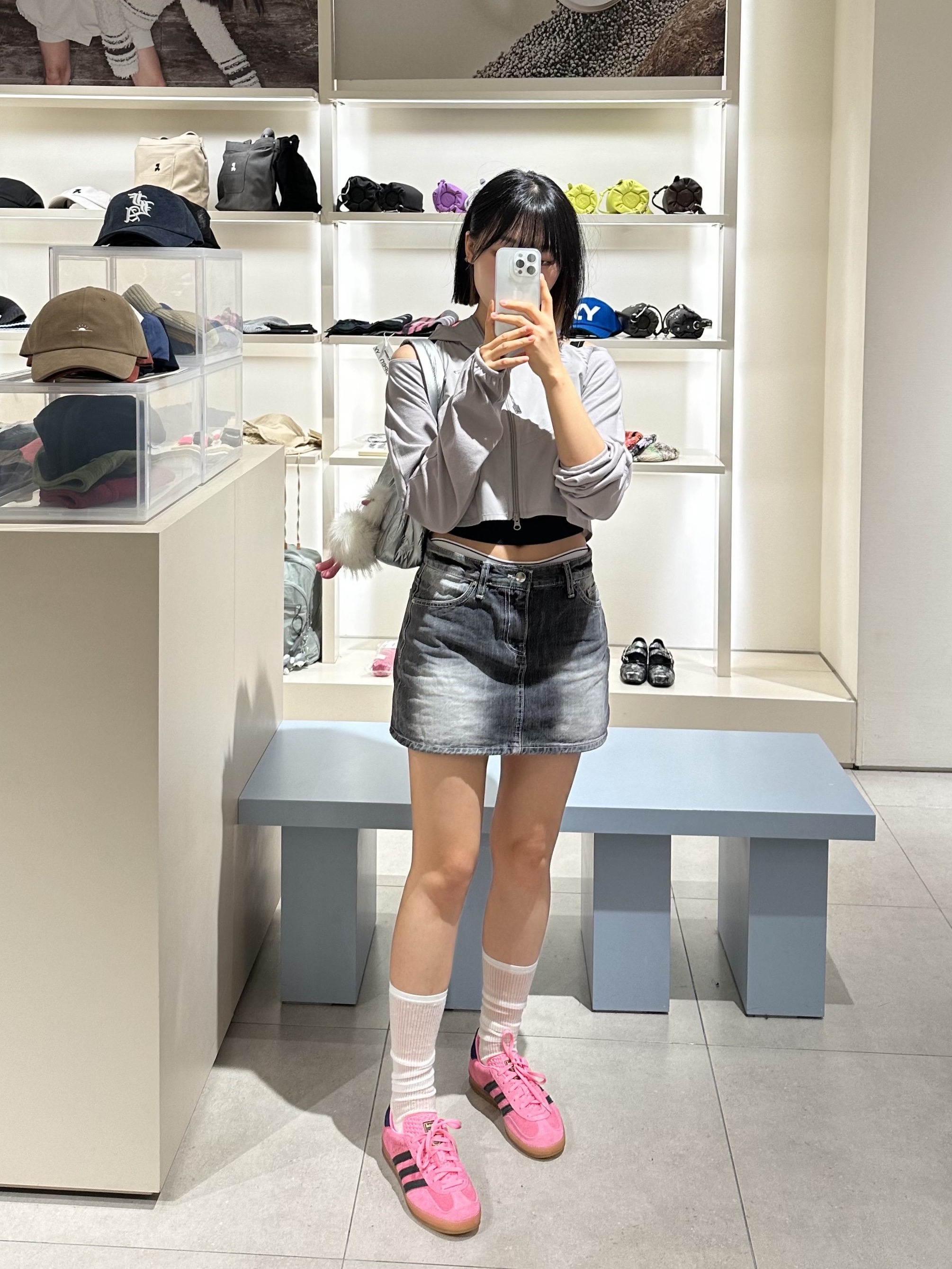 (W) Adidas Gazelle Indoor Bliss Pink, Diesel Umbx Damien All Over Logo Waist Boxers White Grey Black (3 Pack) 착용 스타일