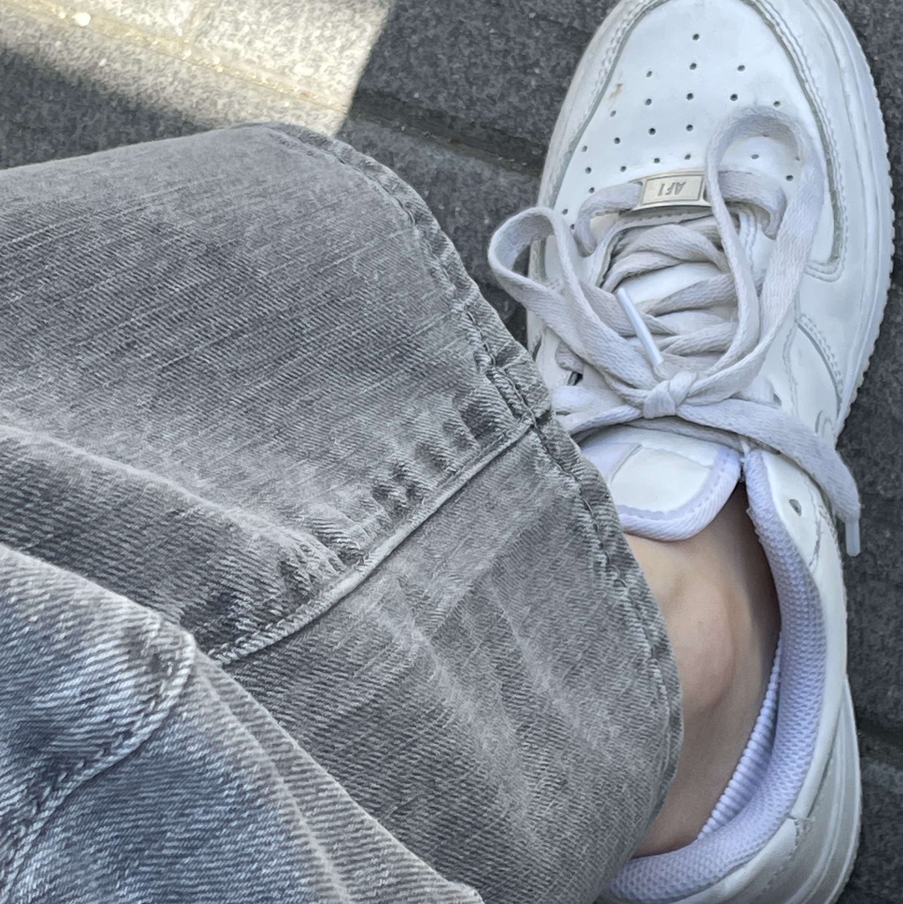 (GS) Nike Air Force 1 LE White 착용 스타일